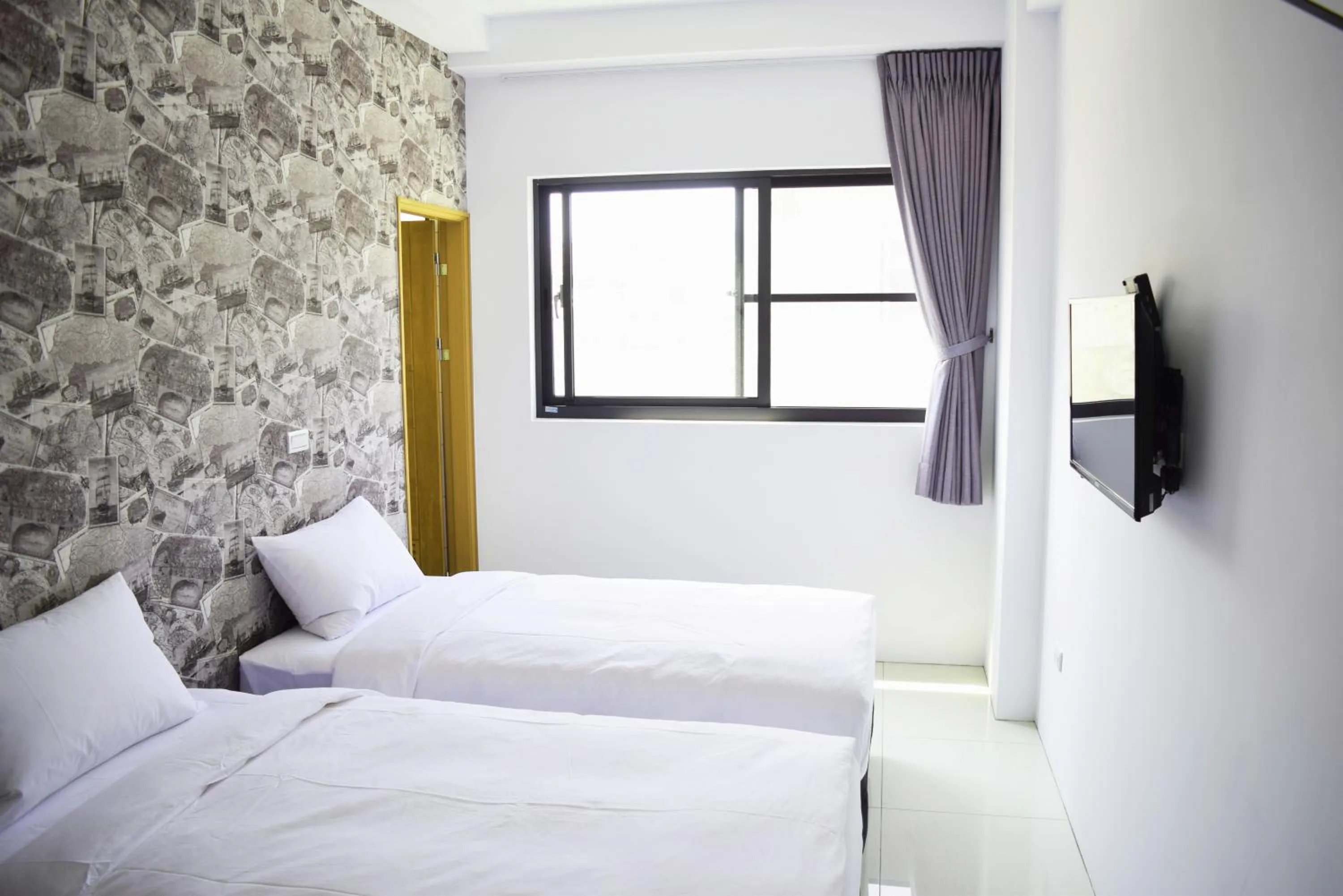 Bed in 108 House Inn