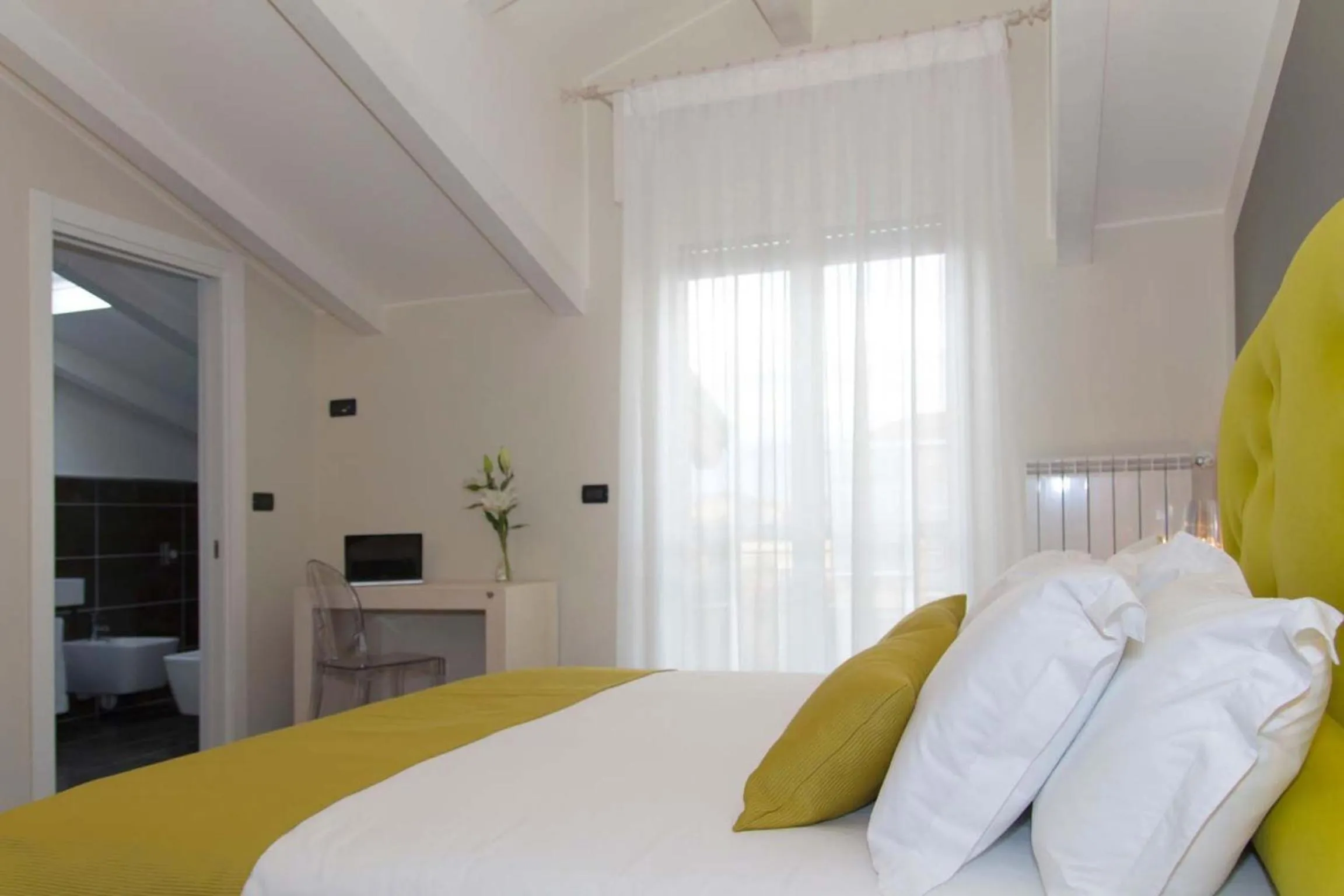 Day, Bed in Pepe's Home B&B