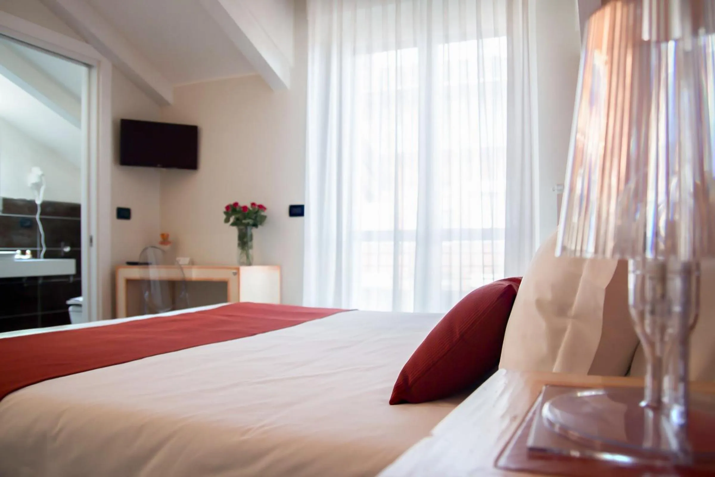 Shower, Bed in Pepe's Home B&B