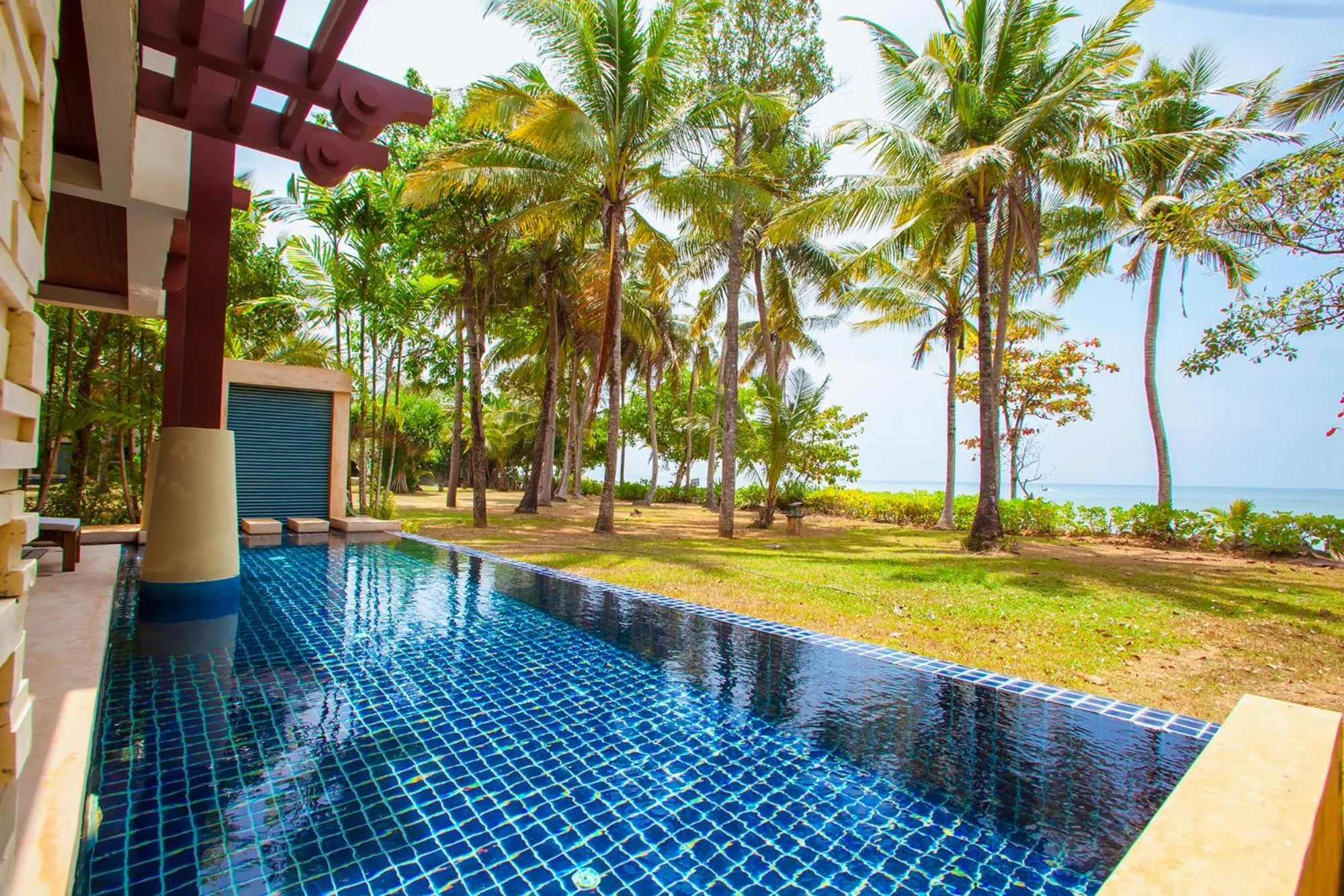 Swimming pool in Amatapura Beach Villa 6