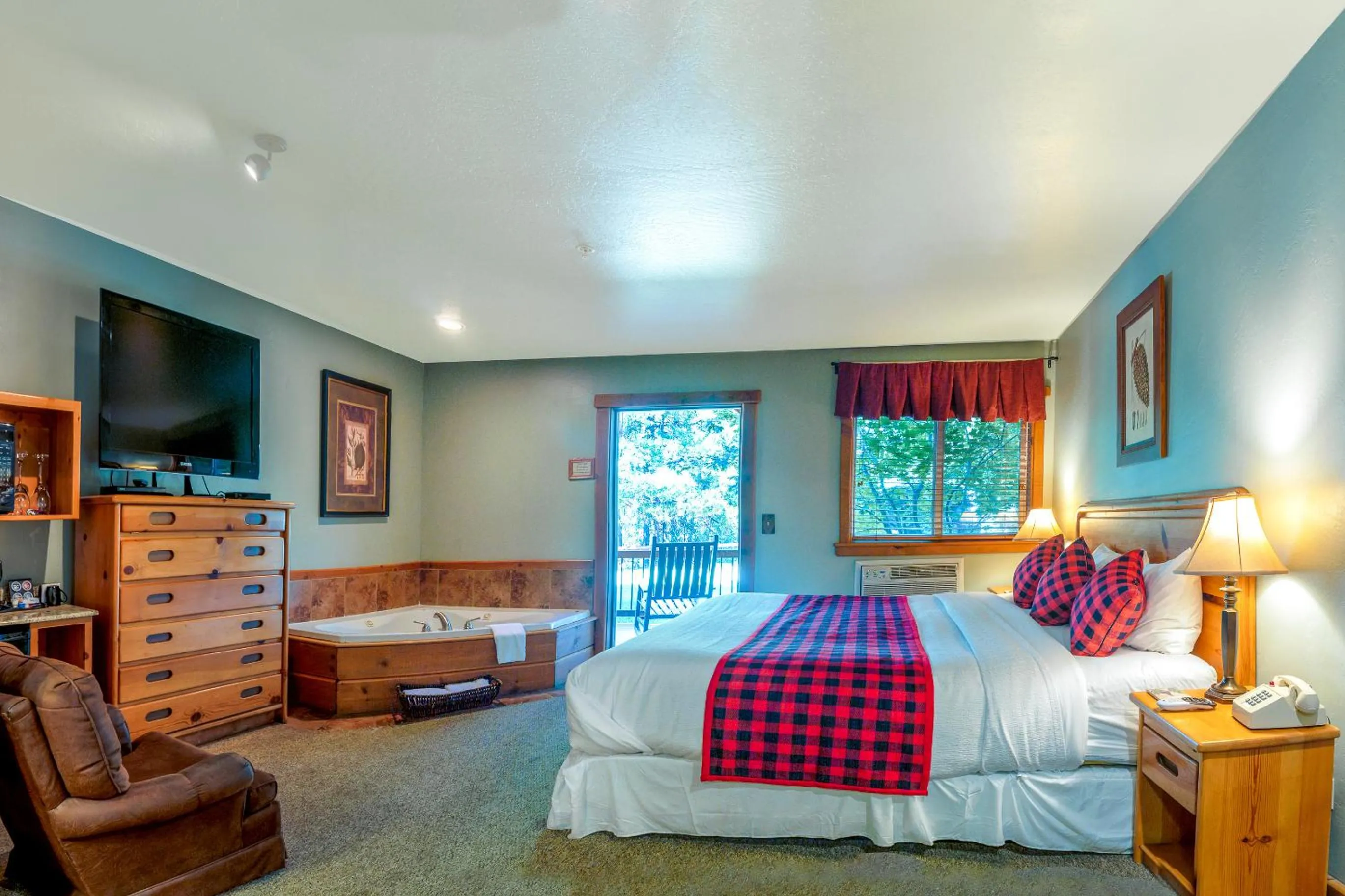 Bed in Callahan's Mountain Lodge