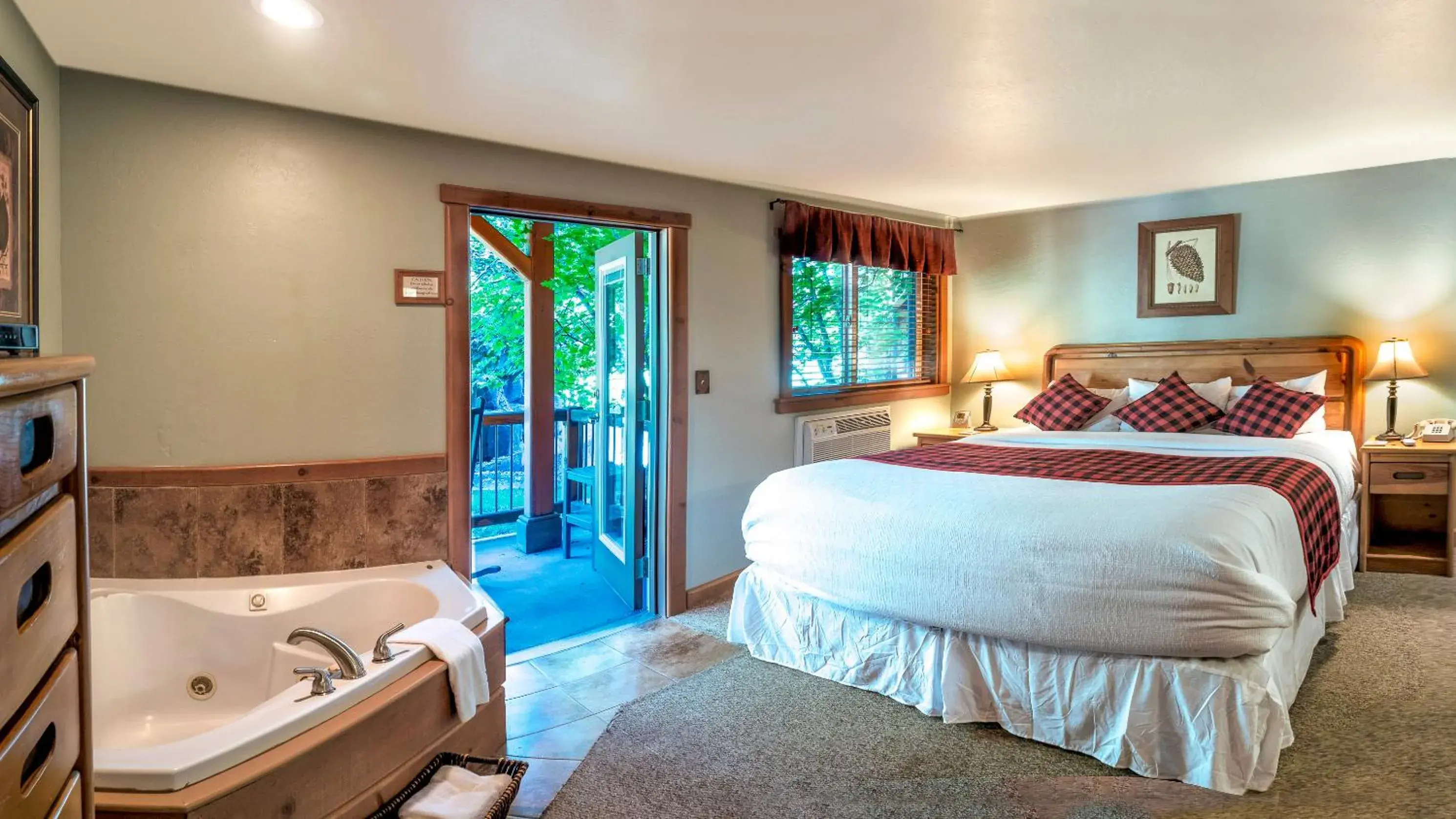 Bed in Callahan's Mountain Lodge Bed in Callahan's Mountain Lodge