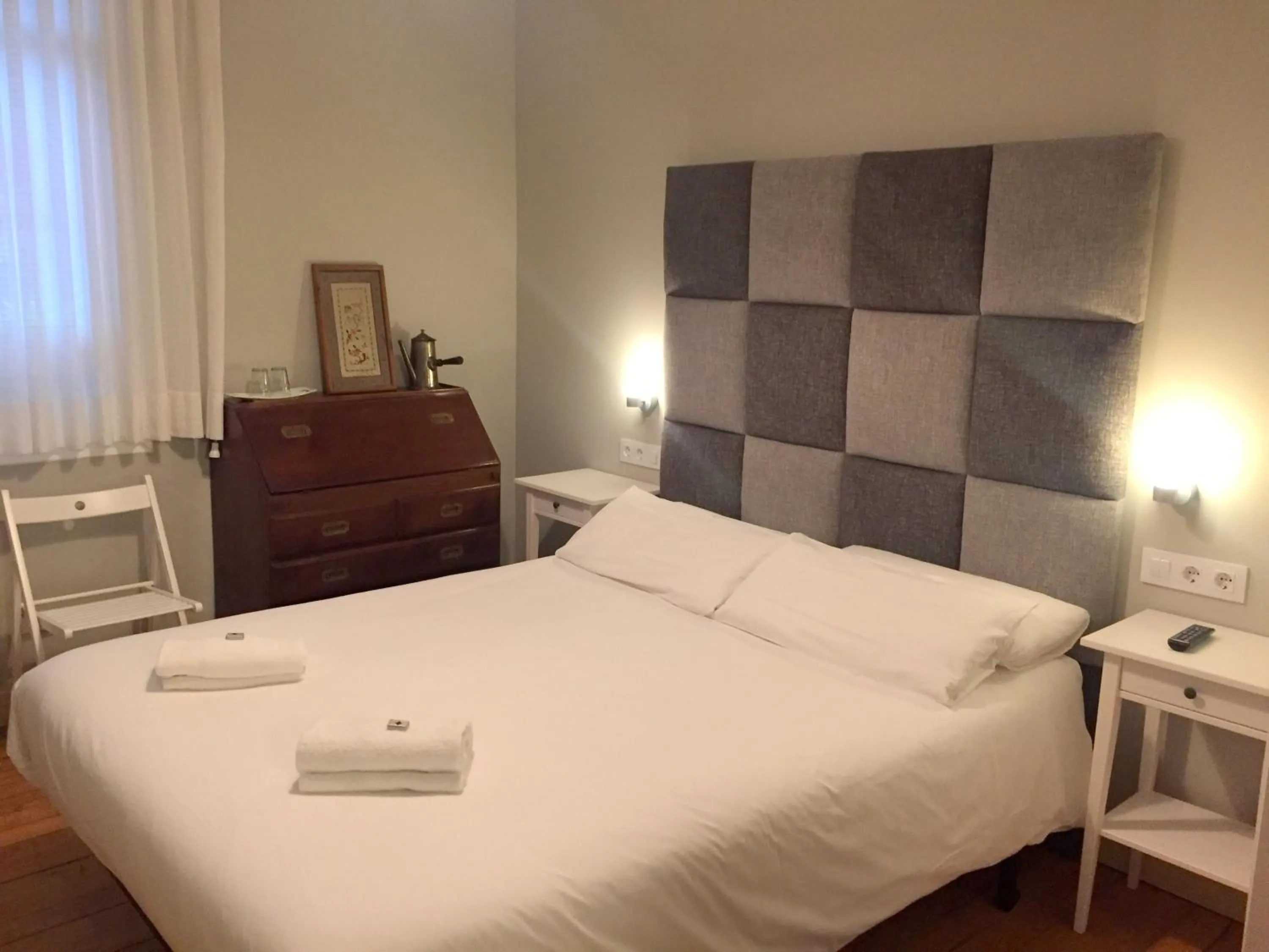 Photo of the whole room, Bed in Iturrienea Ostatua