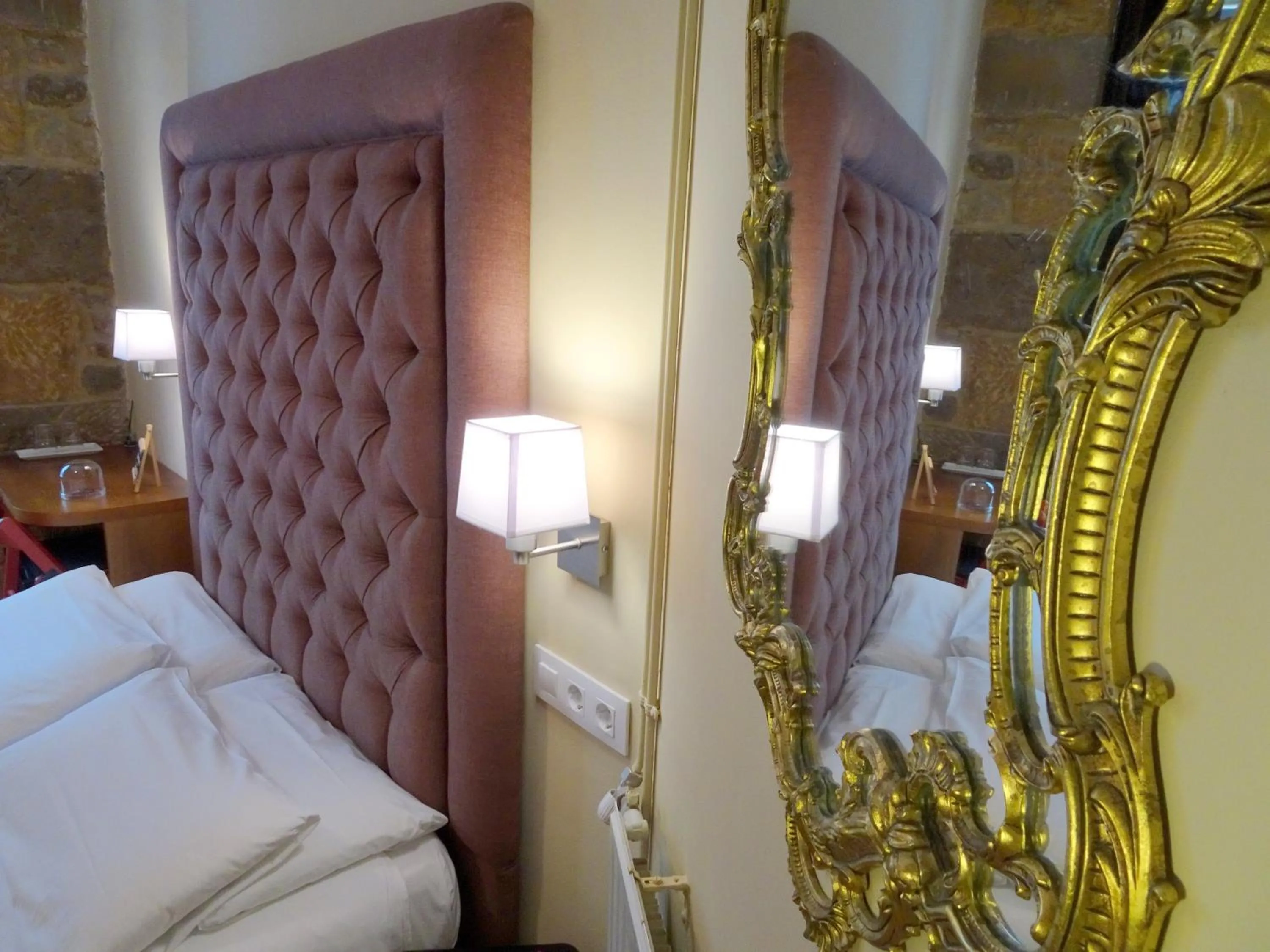 Decorative detail, Bed in Iturrienea Ostatua