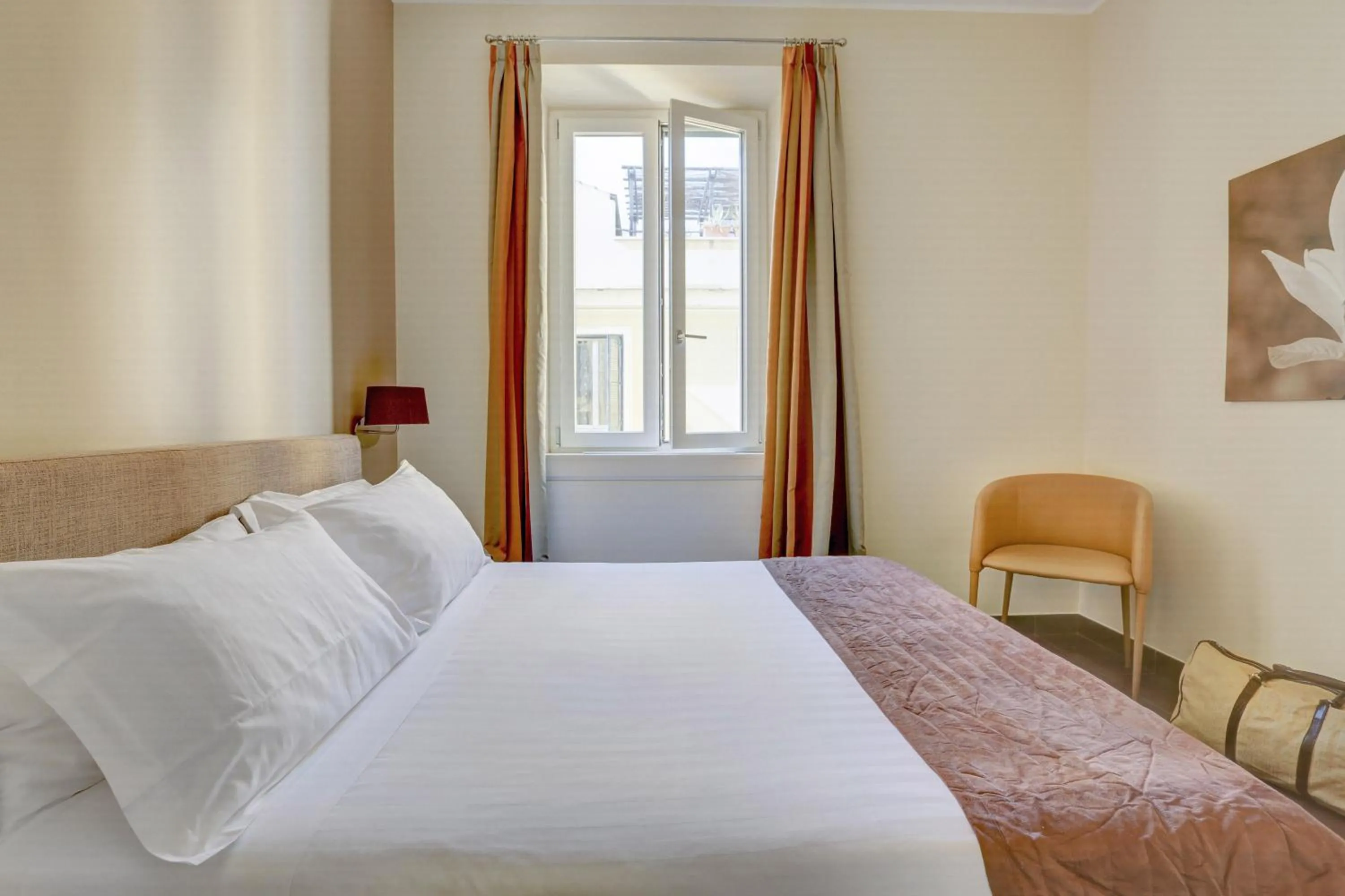 Bedroom, Bed in Colosseo Gardens - My Extra Home