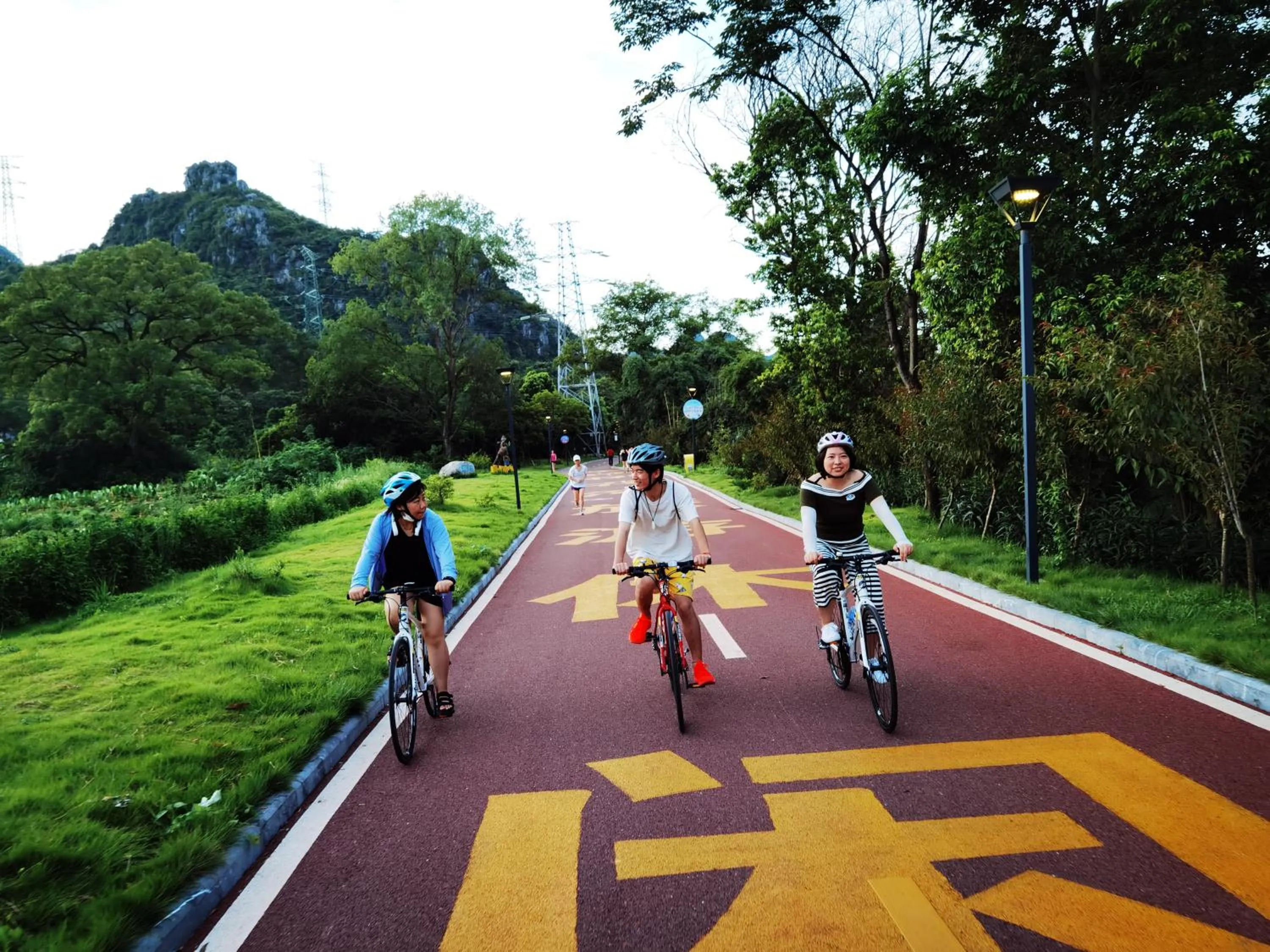 Cycling in Guilin Bonjour Boutique Hotel- Free pick up service over 3 nights