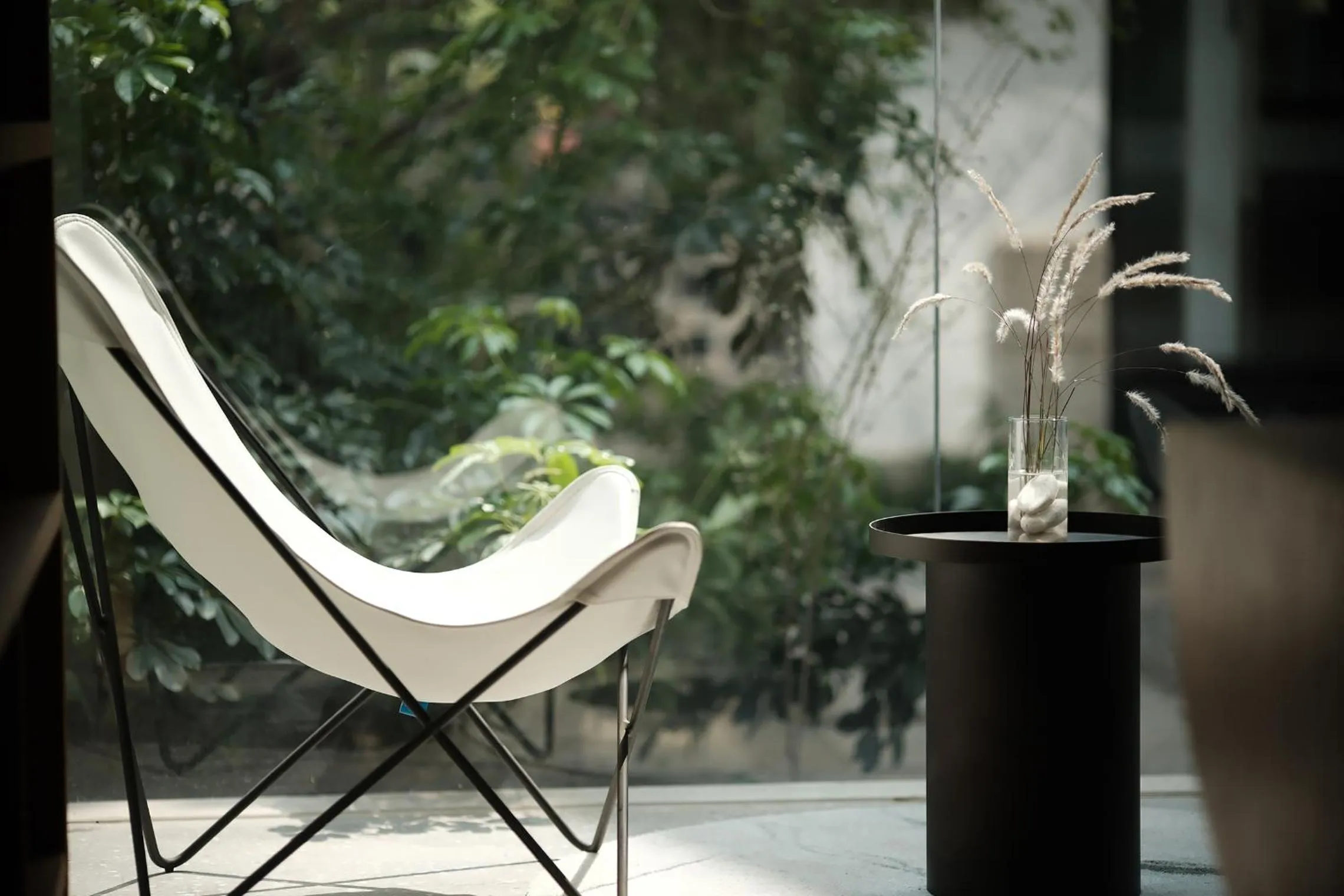 Day in Guilin Bonjour Boutique Hotel- Free pick up service over 3 nights