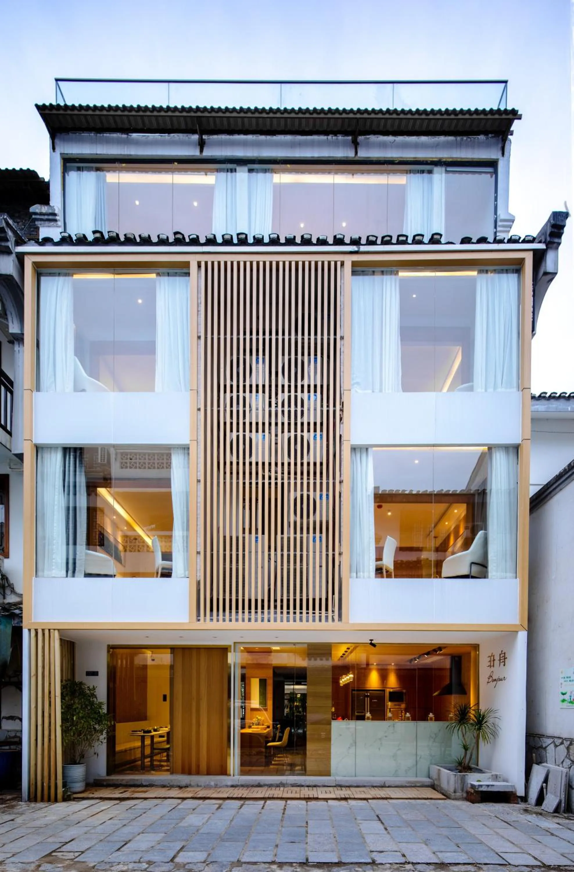 Property building in Guilin Bonjour Boutique Hotel- Free pick up service over 3 nights