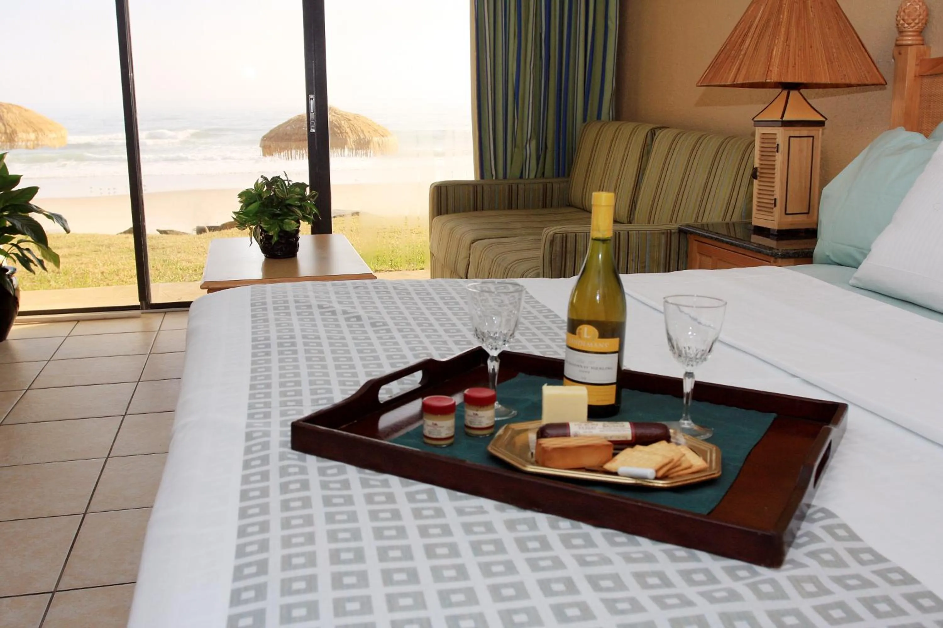 Alcoholic drinks in Makai Beach Lodge - NOT TAKING RESERVATIONS DUE TO HURRICANE DAMAGE Until Mid DEC