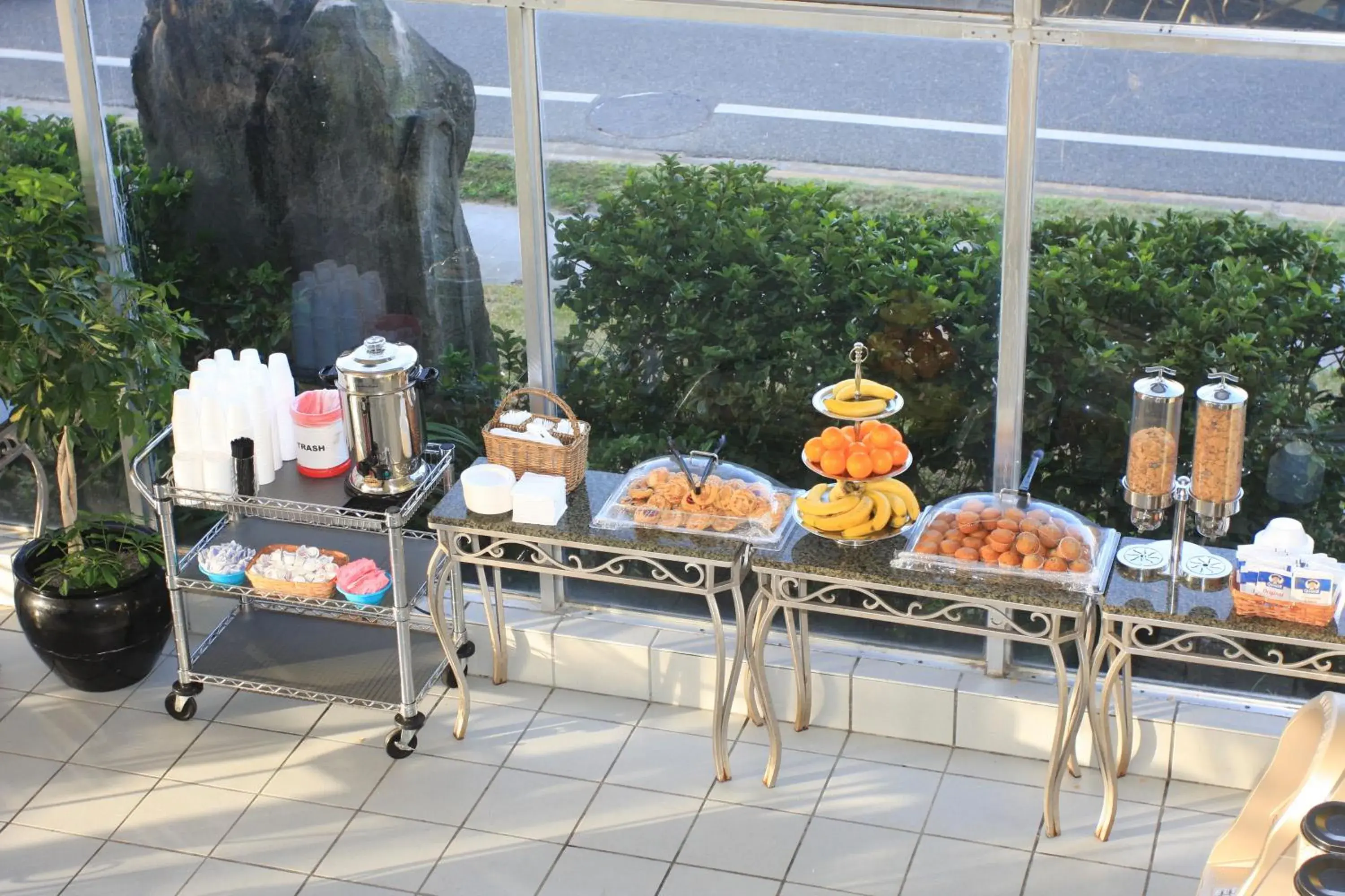 Food in Makai Beach Lodge