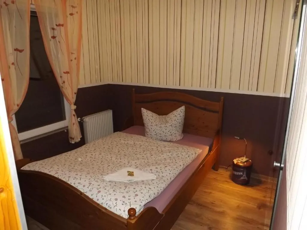 Bedroom, Bed in Haus Oberkassel