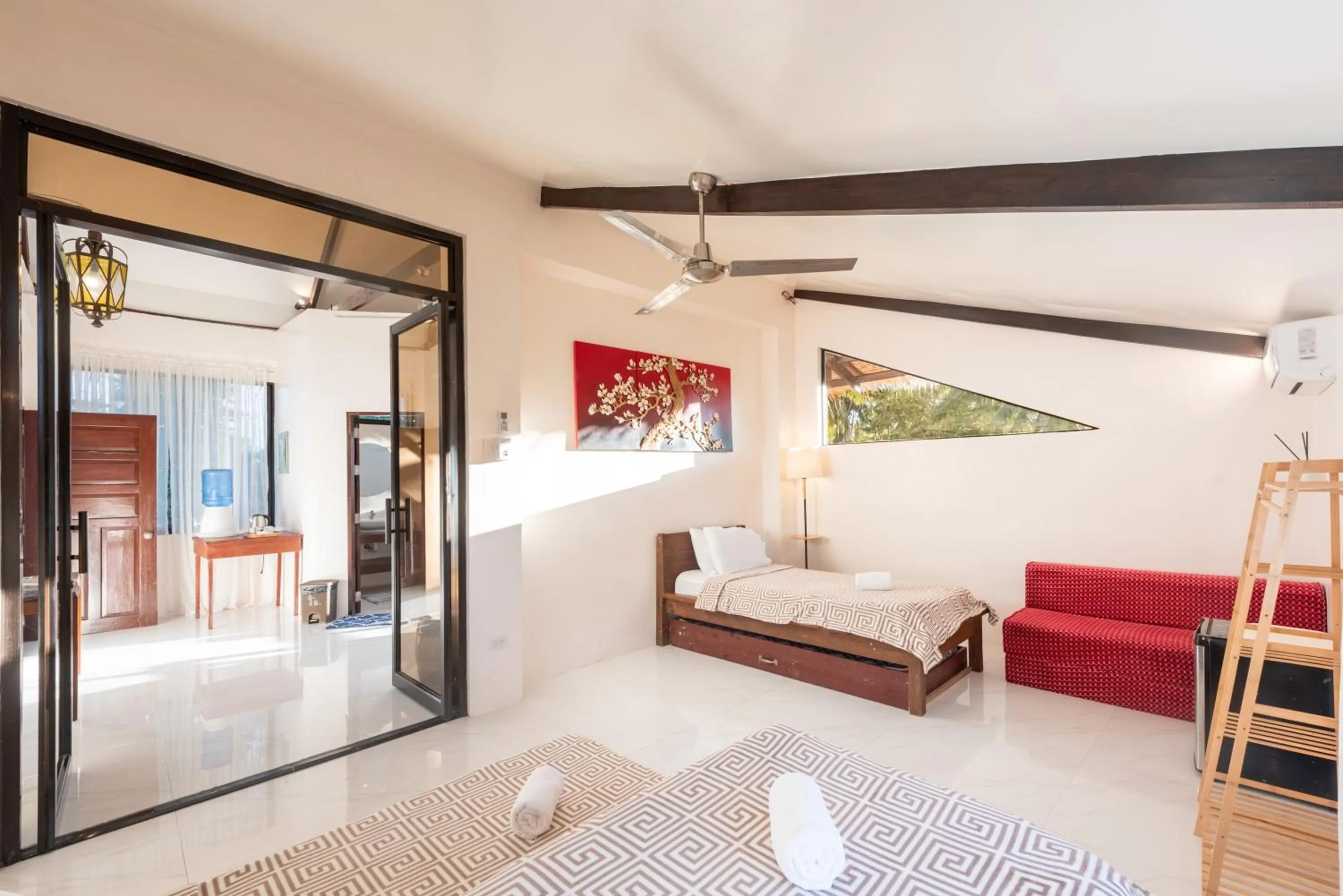 Bed in Casa Bianca Siargao