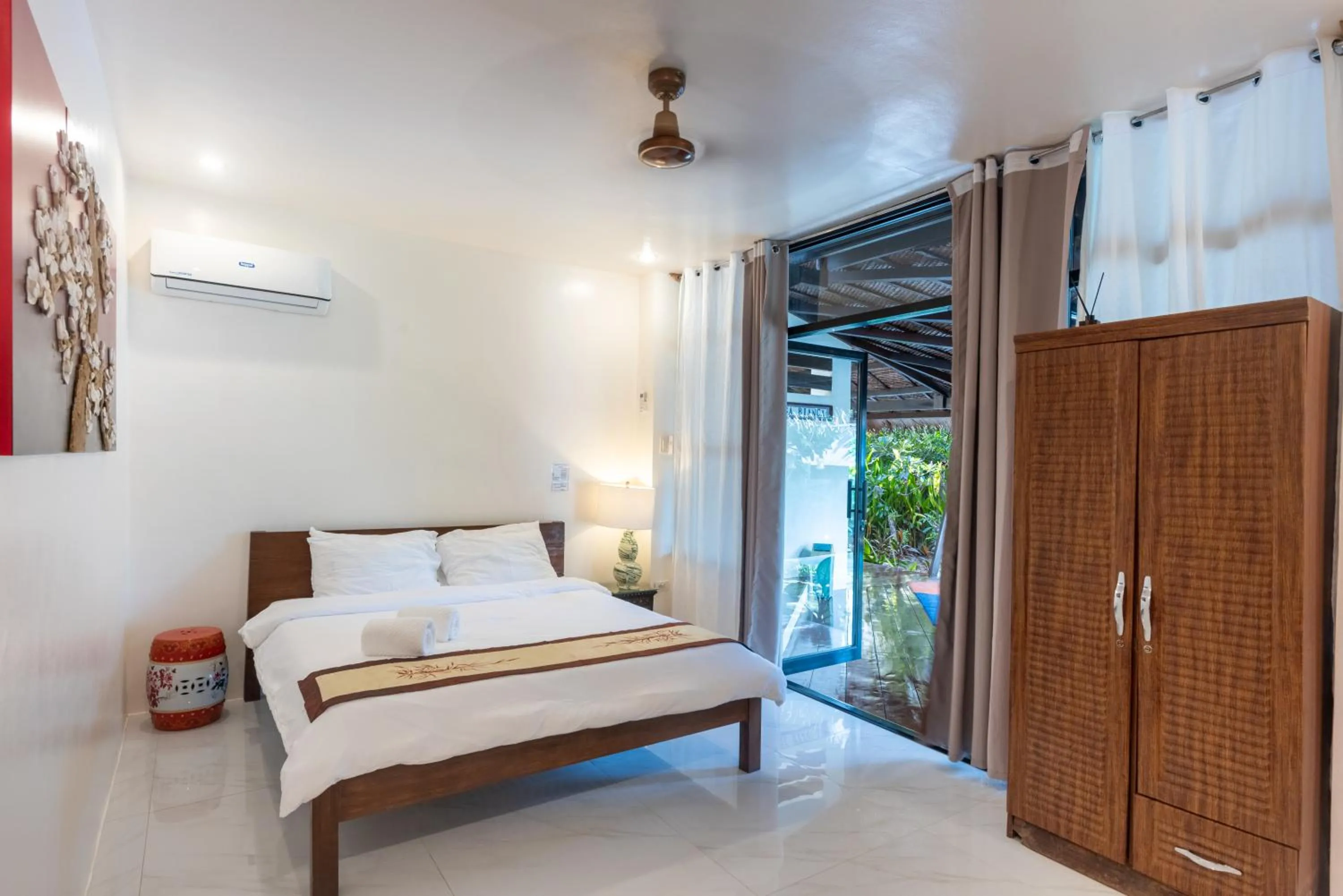Bed in Casa Bianca Siargao