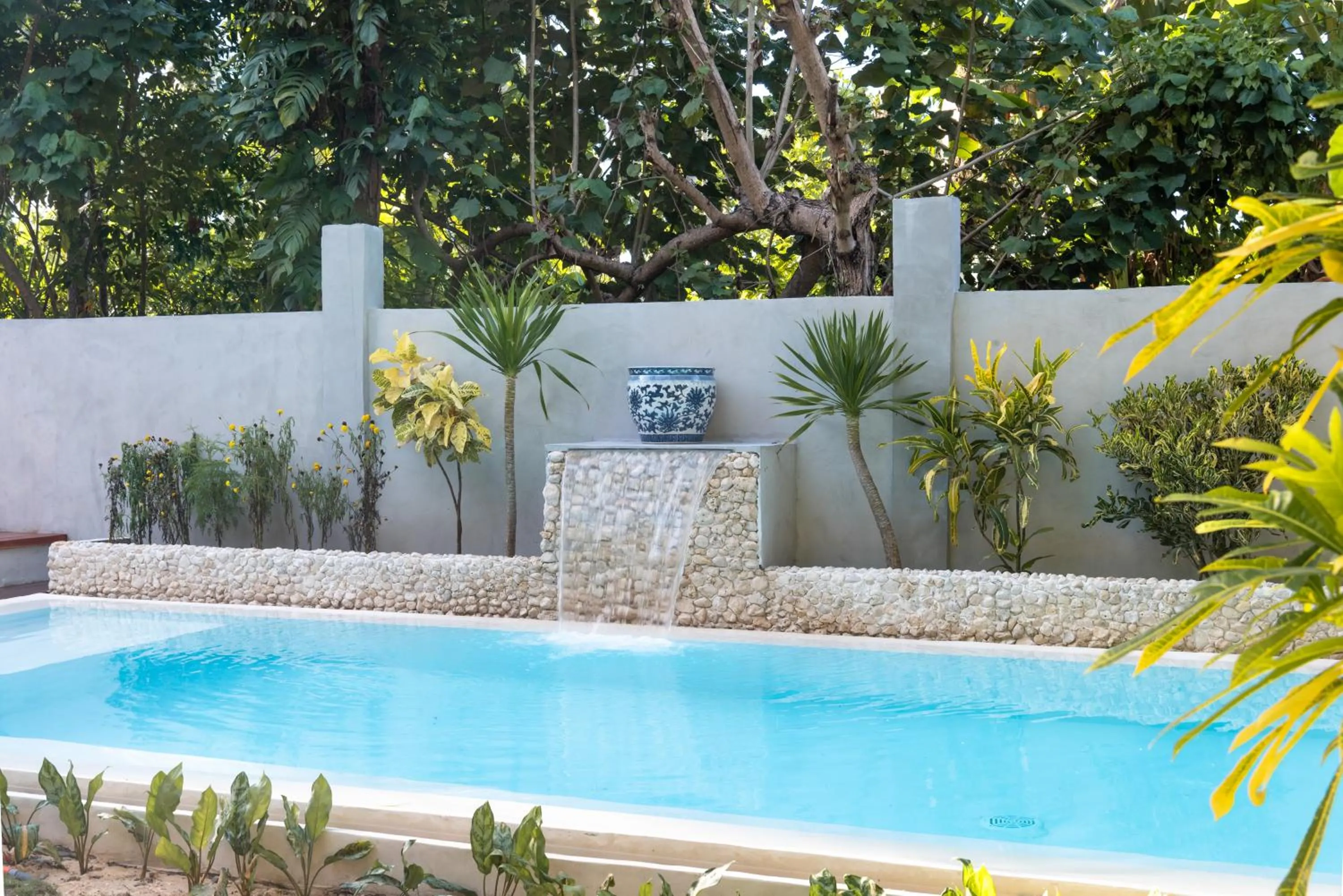 Casa Bianca Siargao
