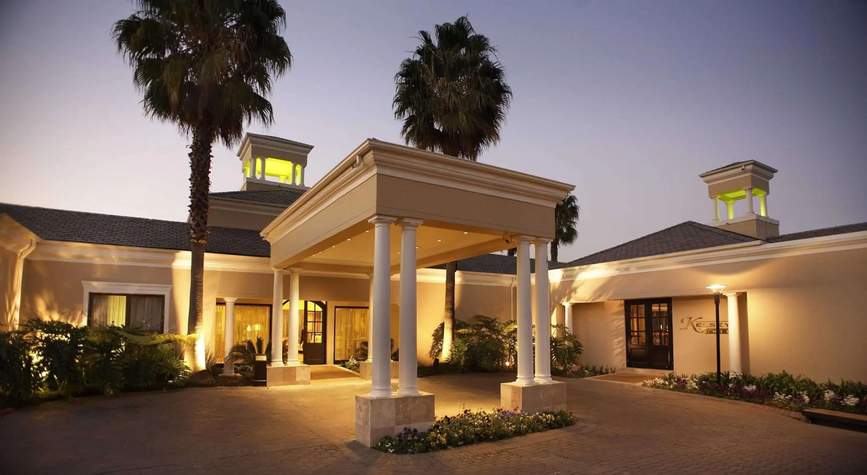 Property building in Southern Sun Katherine Street Property building in Southern Sun Katherine Street