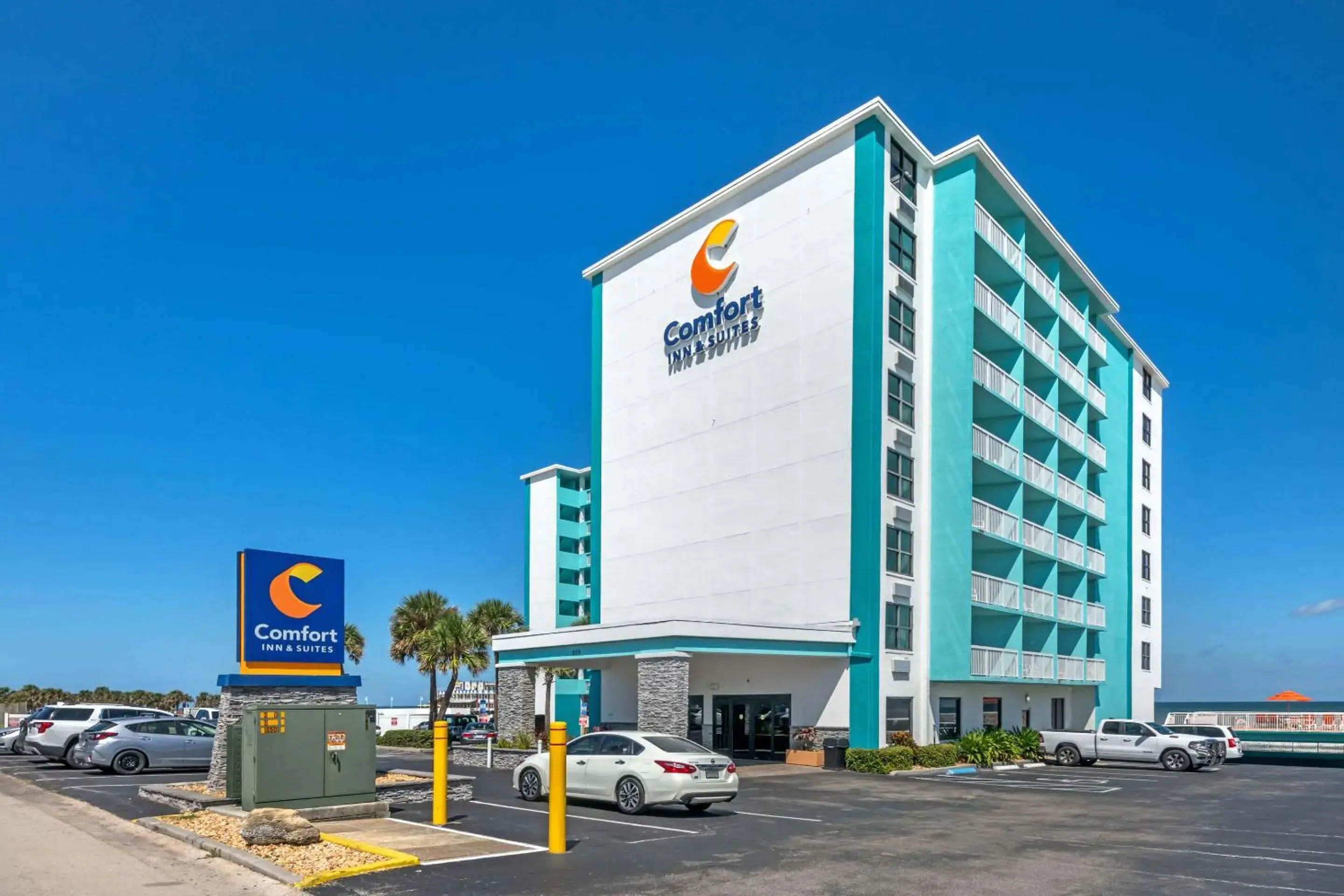 Property building in Comfort Inn & Suites Daytona Beach Oceanfront Property building in Comfort Inn & Suites Daytona Beach Oceanfront
