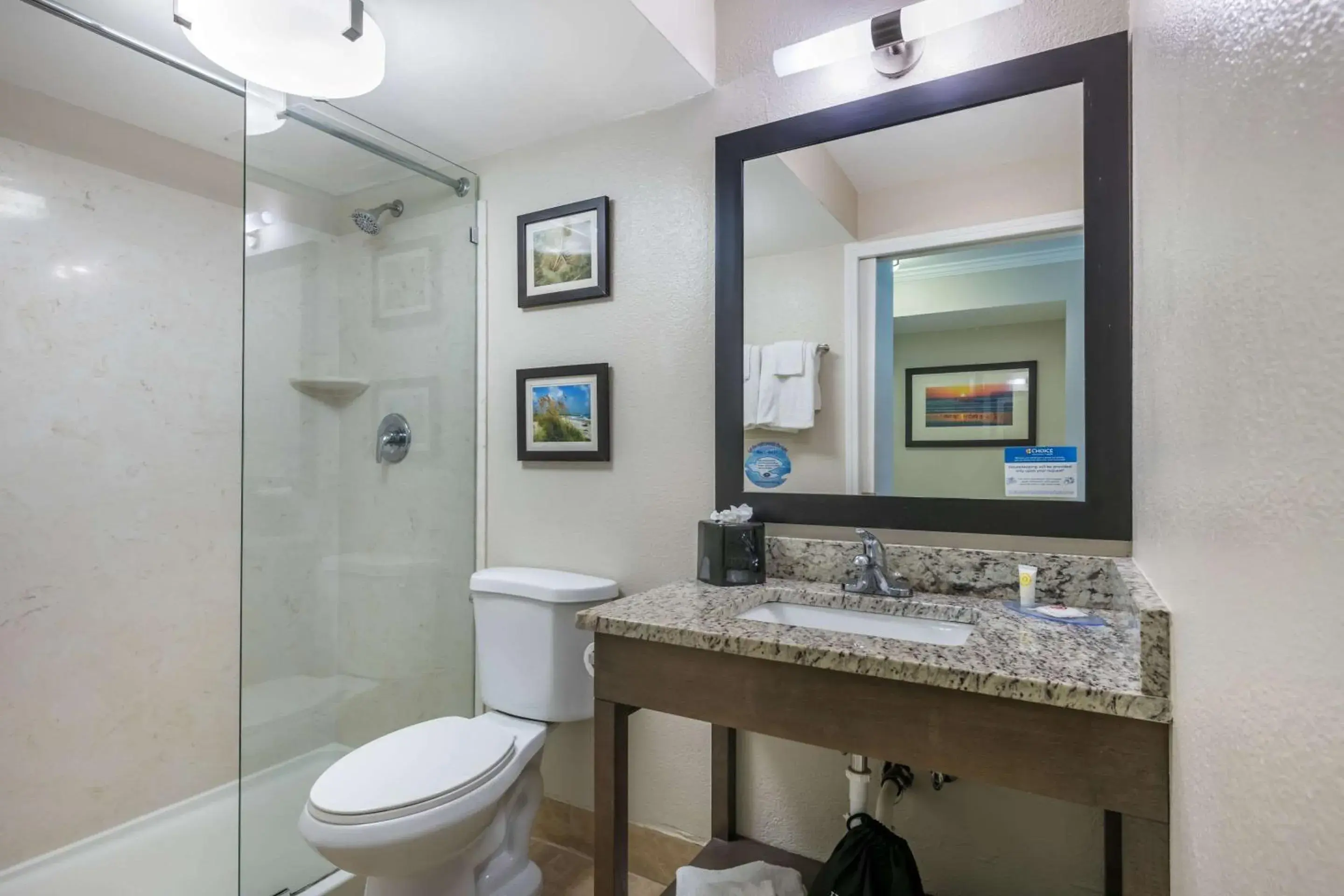 Bedroom in Comfort Inn & Suites Daytona Beach Oceanfront Bedroom in Comfort Inn & Suites Daytona Beach Oceanfront