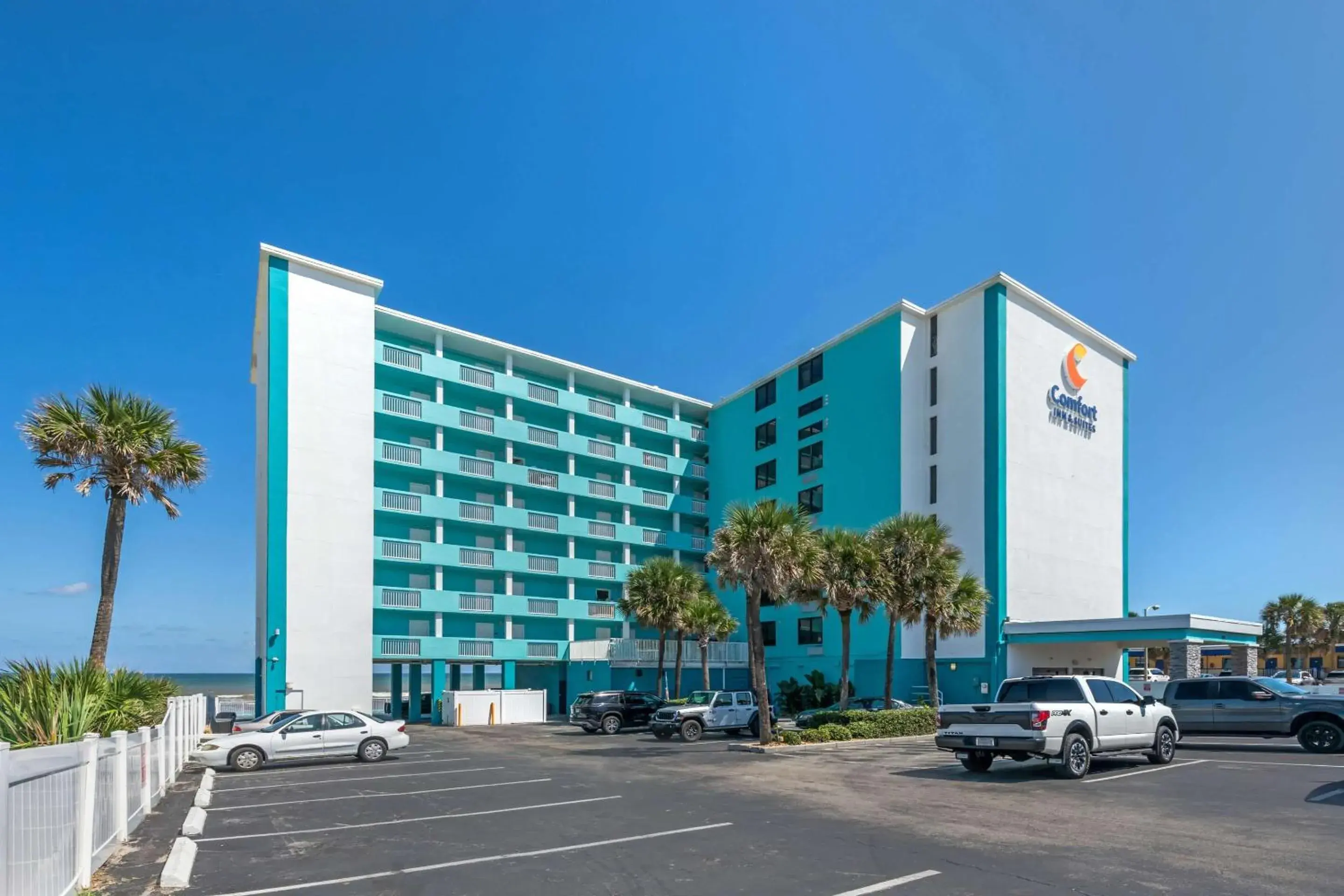 Property building in Comfort Inn & Suites Daytona Beach Oceanfront Property building in Comfort Inn & Suites Daytona Beach Oceanfront