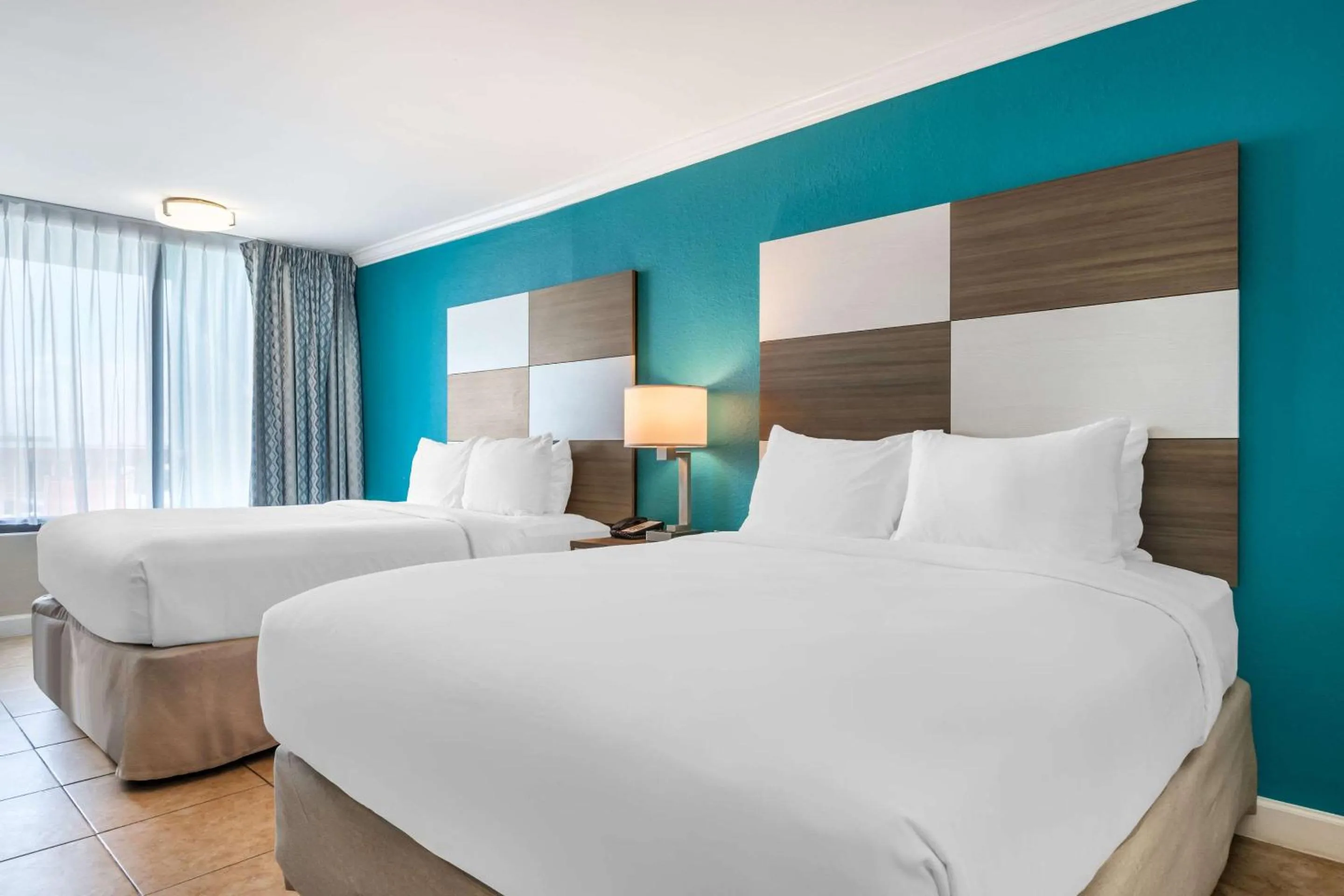 Bedroom, Bed in Comfort Inn & Suites Daytona Beach Oceanfront