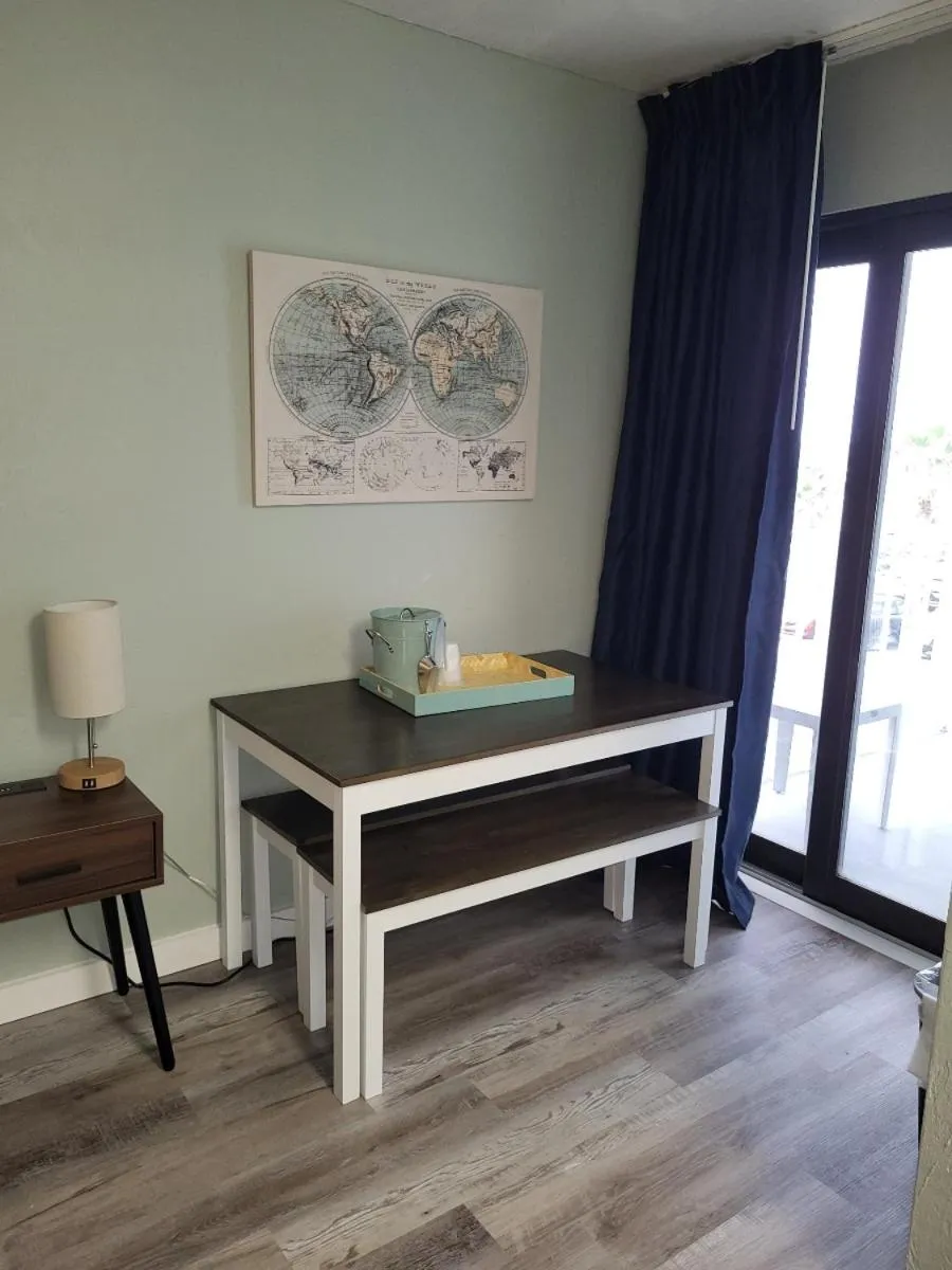 Dining area in Beachside Hotel