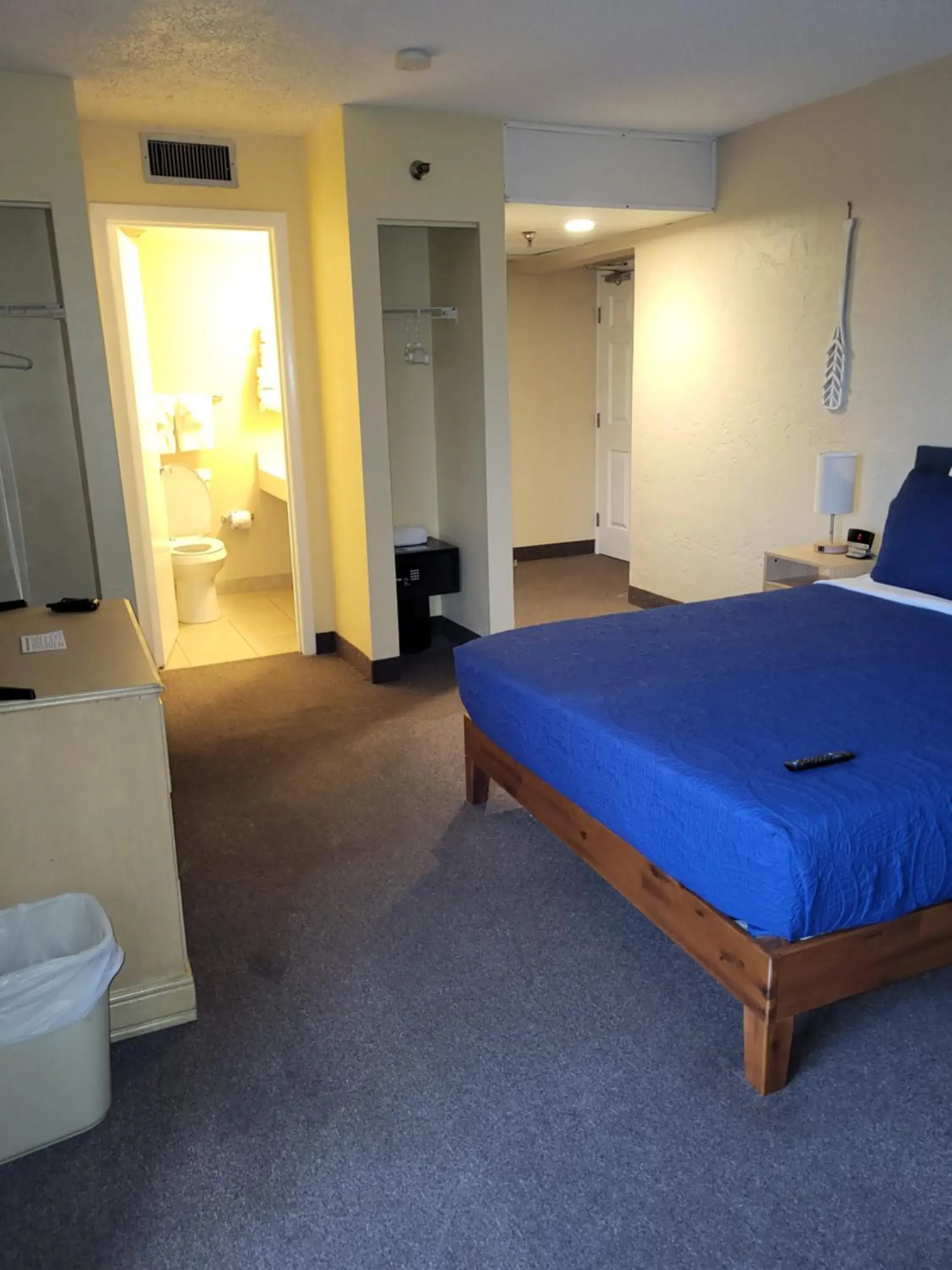 Photo of the whole room, Bed in Beachside Hotel Photo of the whole room, Bed in Beachside Hotel