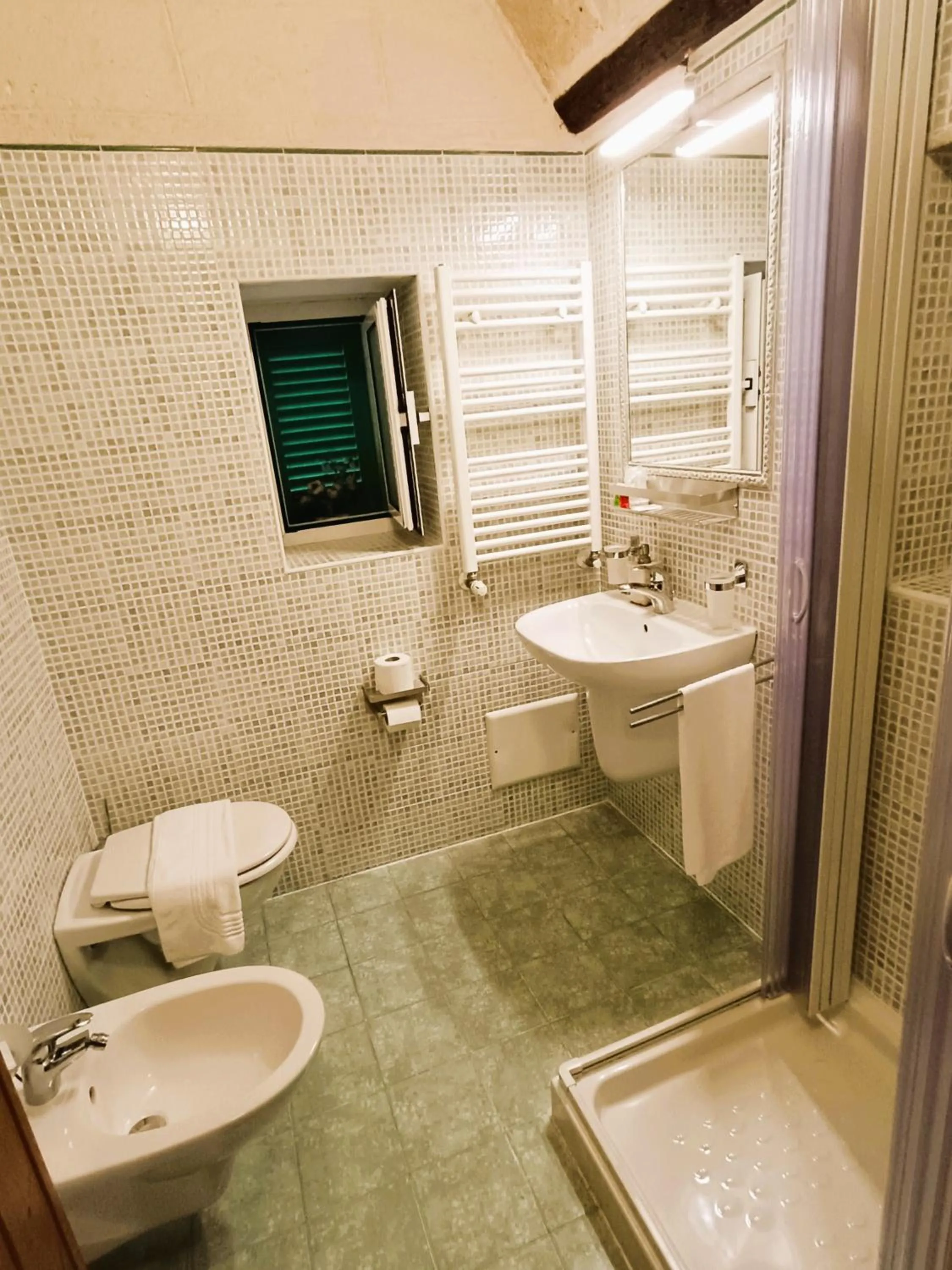 Shower in B&B Casa Cimino - Monopoli - Puglia