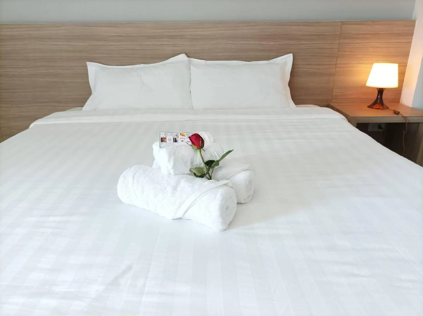 Photo of the whole room, Bed in JVAPLACE