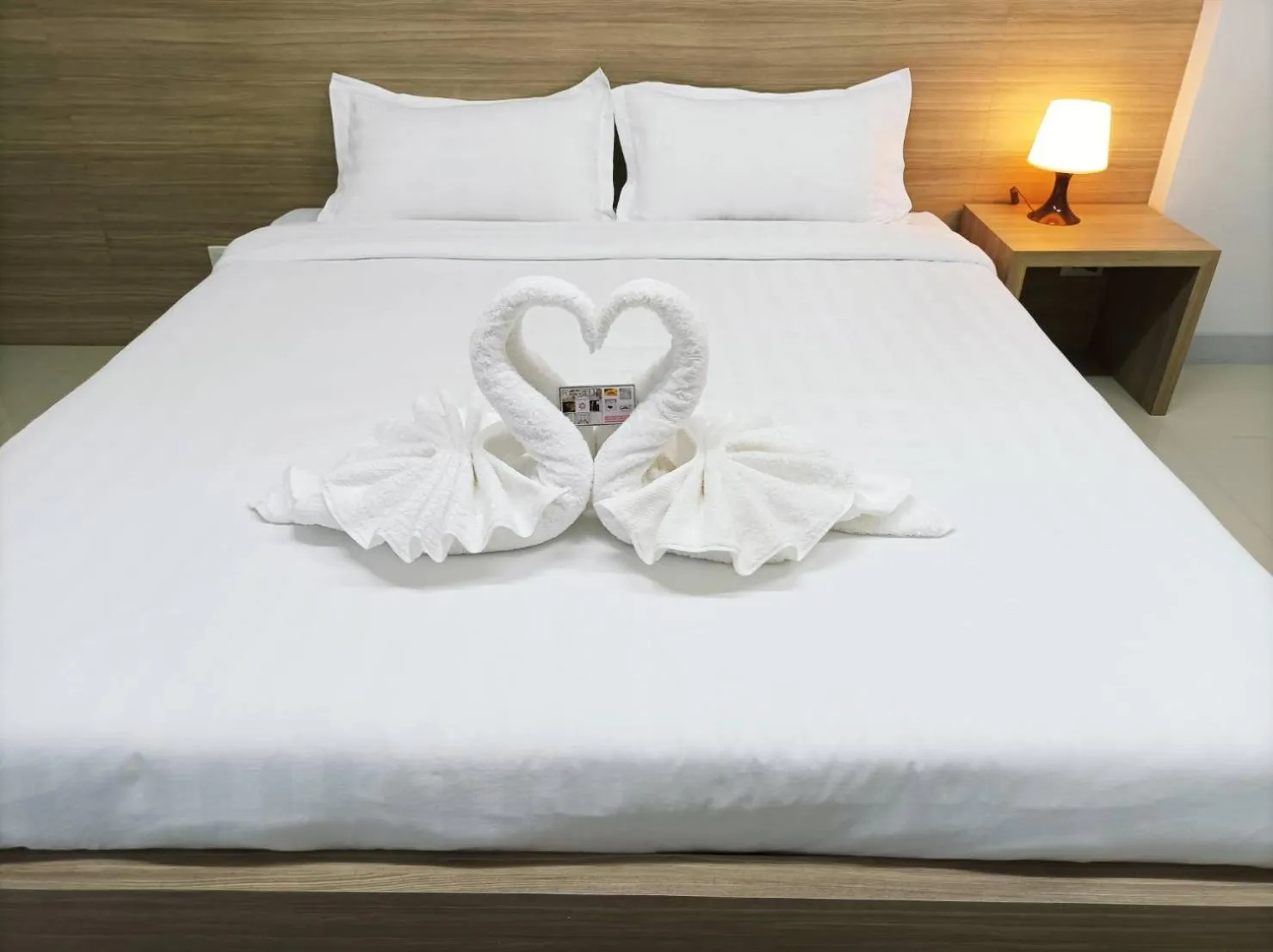 Photo of the whole room, Bed in JVAPLACE