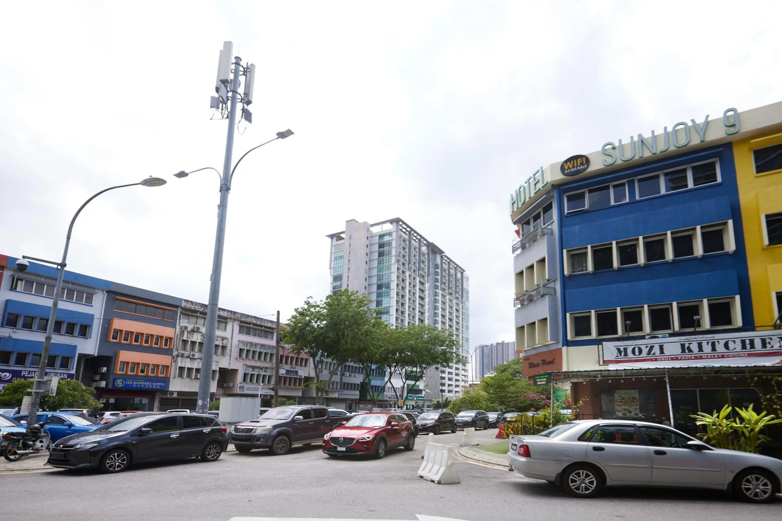 Property building in Hotel Sunjoy9 OKR