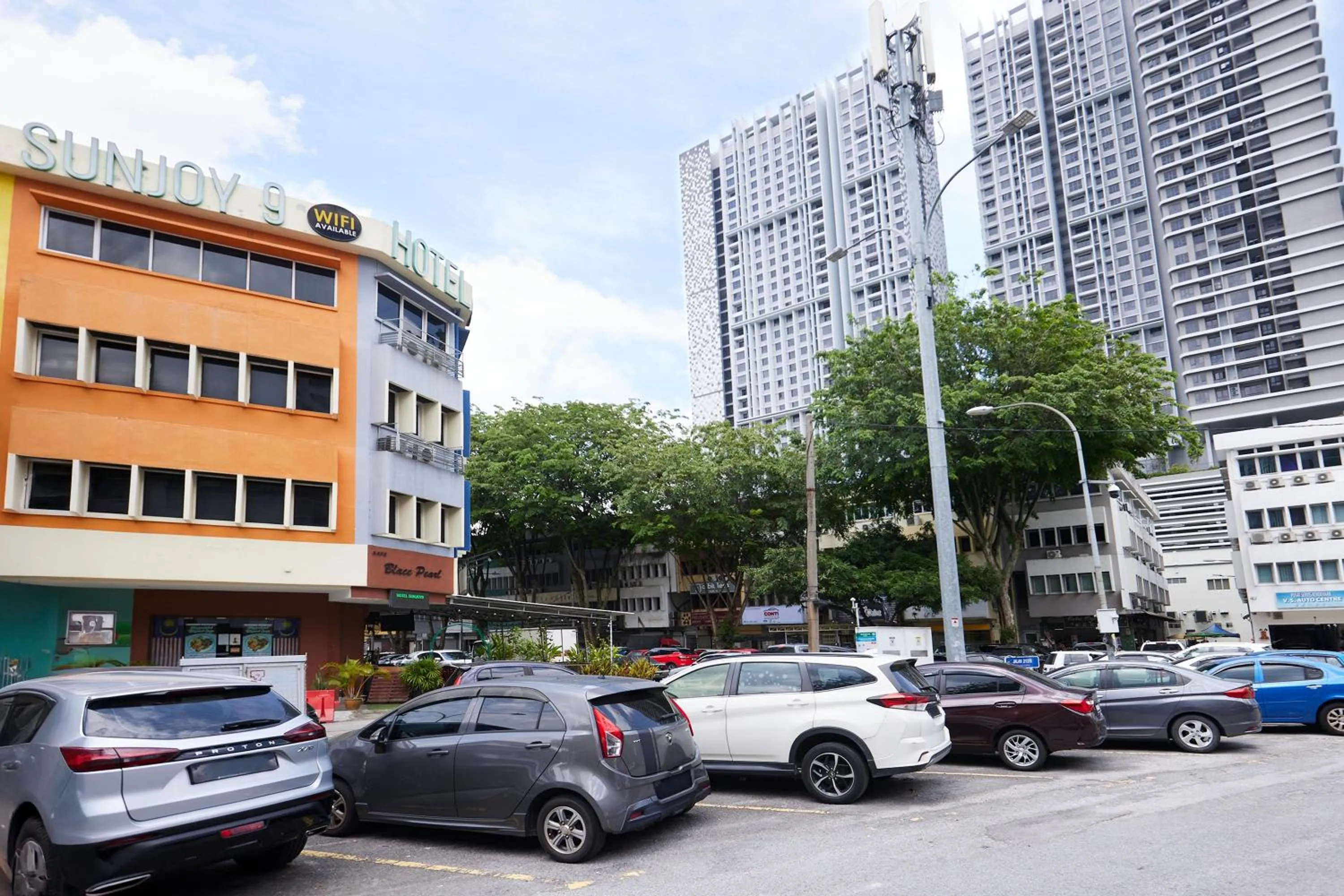 Property building in Hotel Sunjoy9 OKR