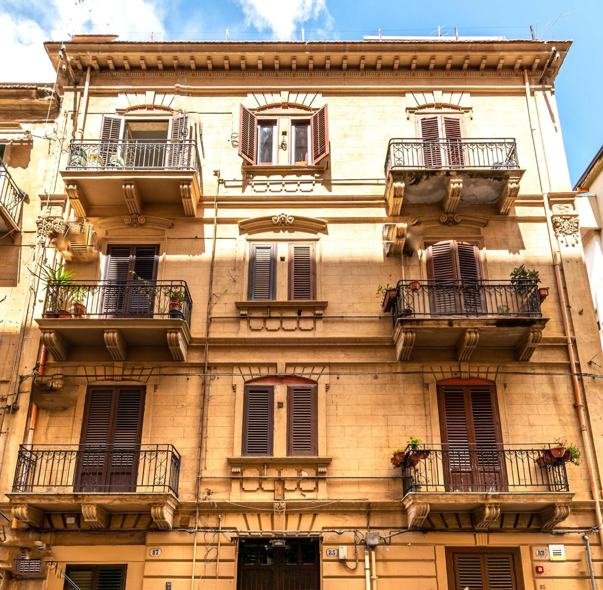 Property building in La Casa del Moro