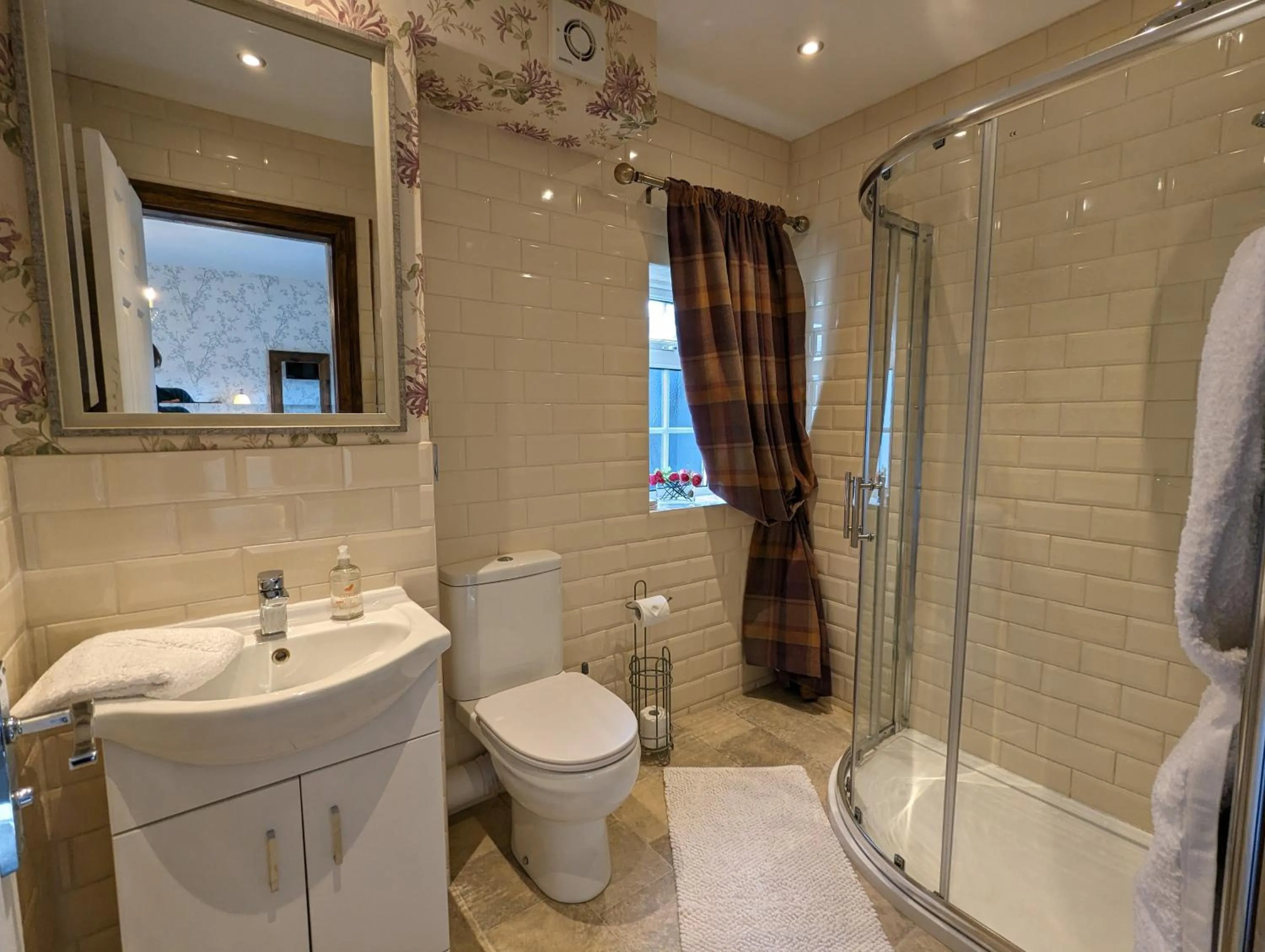 Shower in Tafarn y Waen - Guesthouse