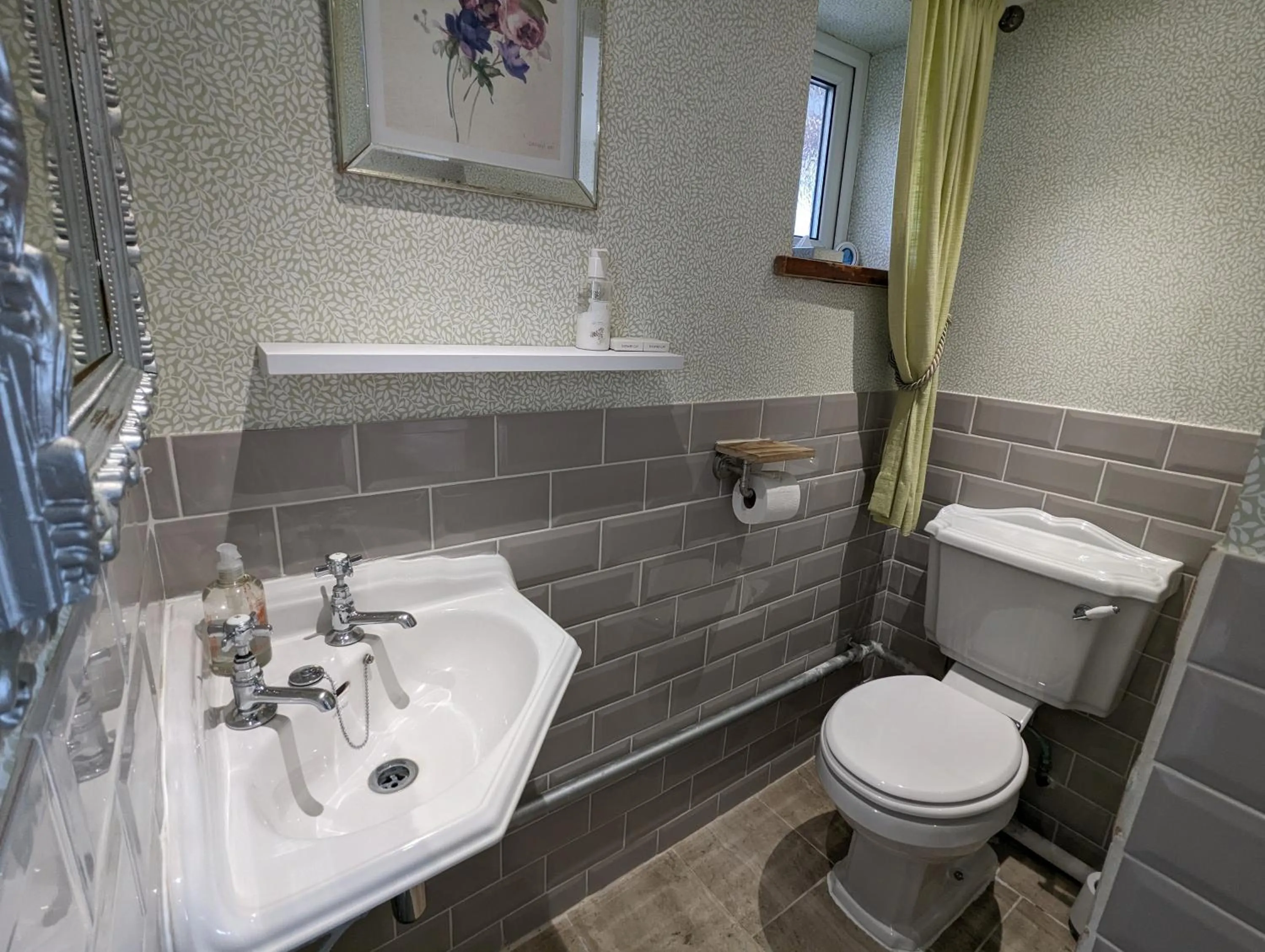 Bathroom in Tafarn y Waen - Guesthouse