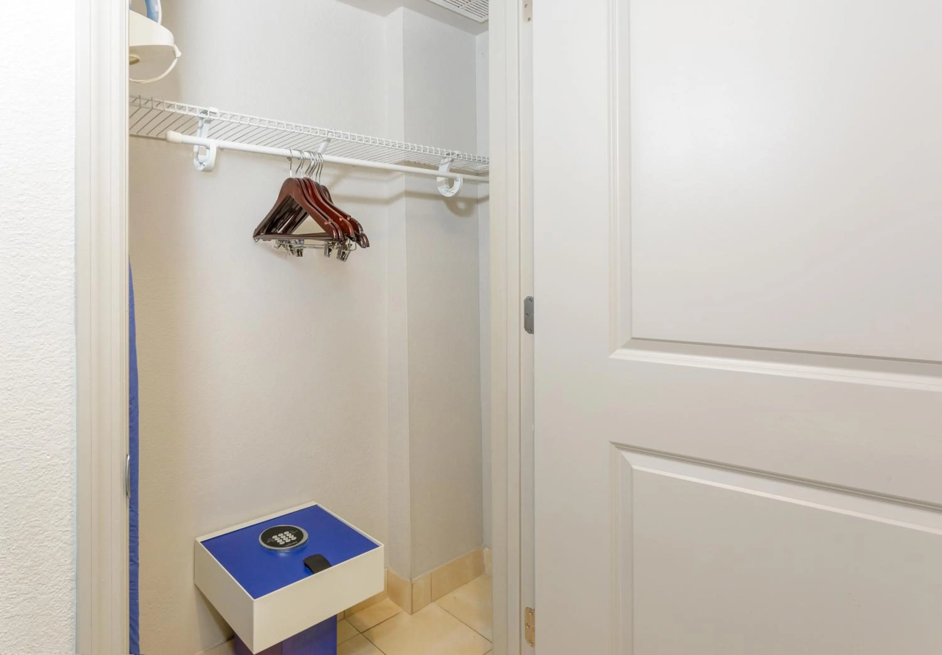 flat iron in Holiday Inn Express & Suites Oceanfront Daytona Beach Shores by IHG