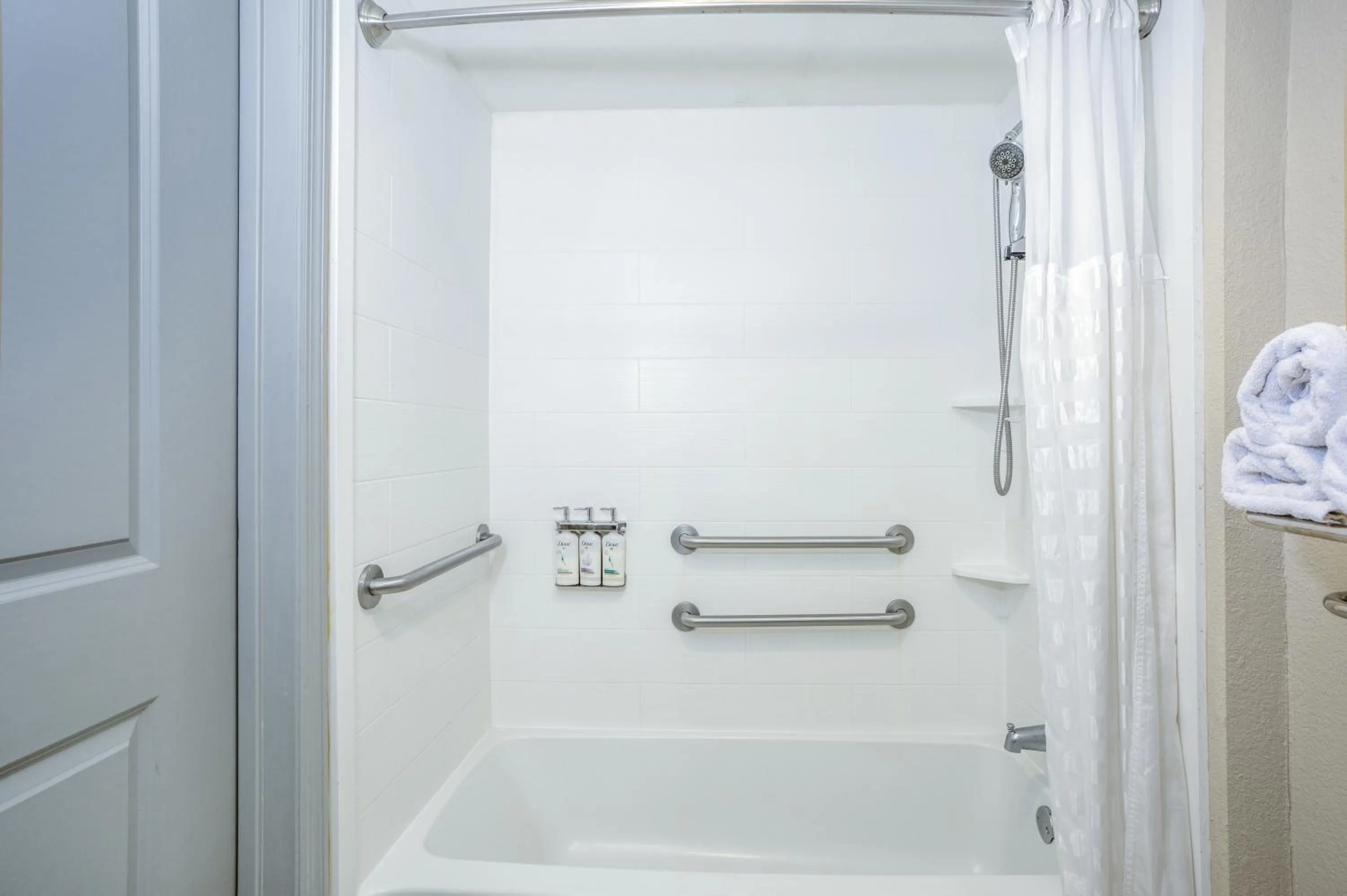 Bathroom in Holiday Inn Express & Suites Oceanfront Daytona Beach Shores by IHG