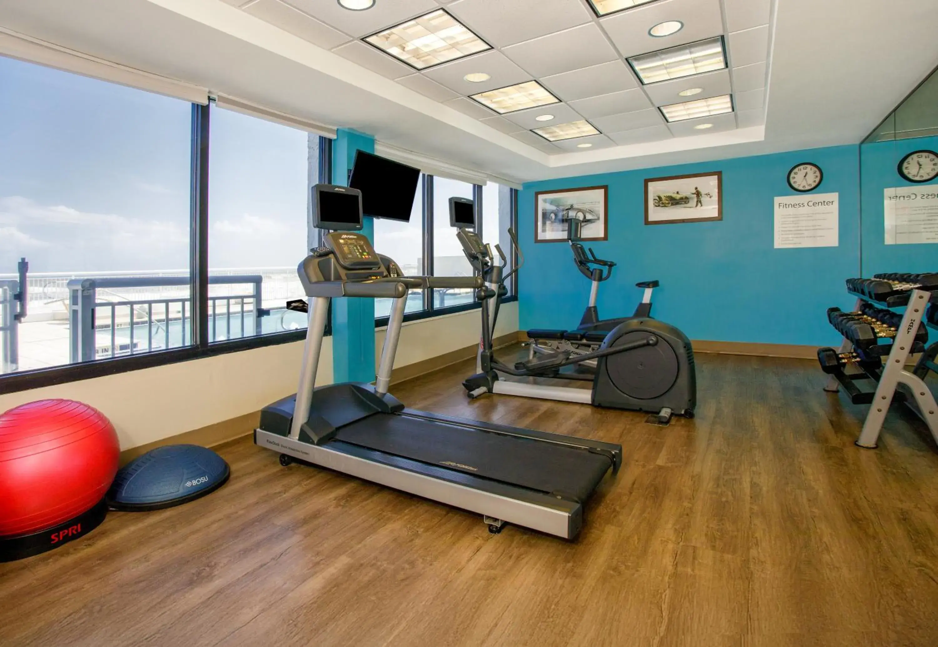 Fitness centre/facilities in Holiday Inn Express & Suites Oceanfront Daytona Beach Shores by IHG Fitness centre/facilities in Holiday Inn Express & Suites Oceanfront Daytona Beach Shores by IHG