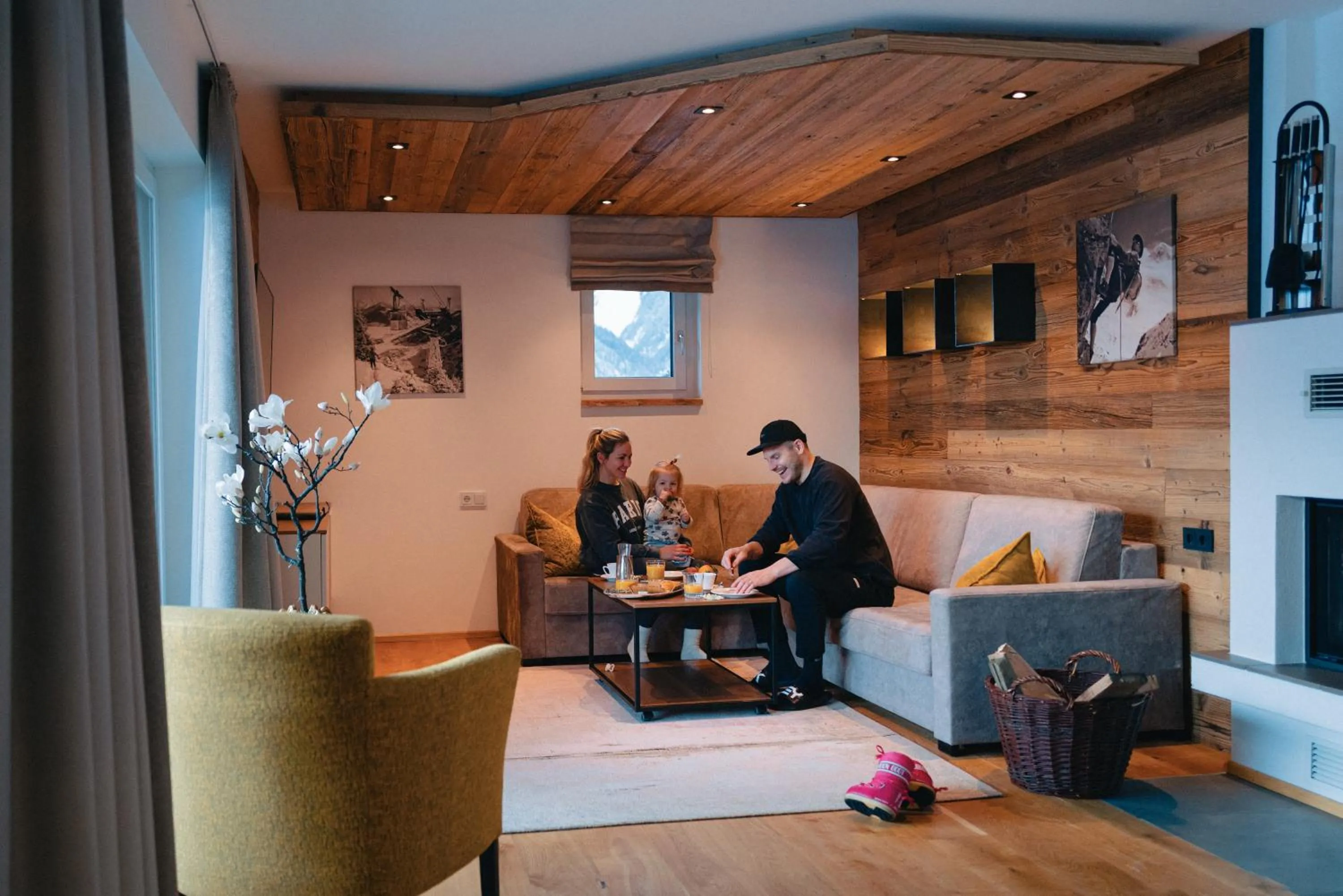 Seating area in Venediger Lodge