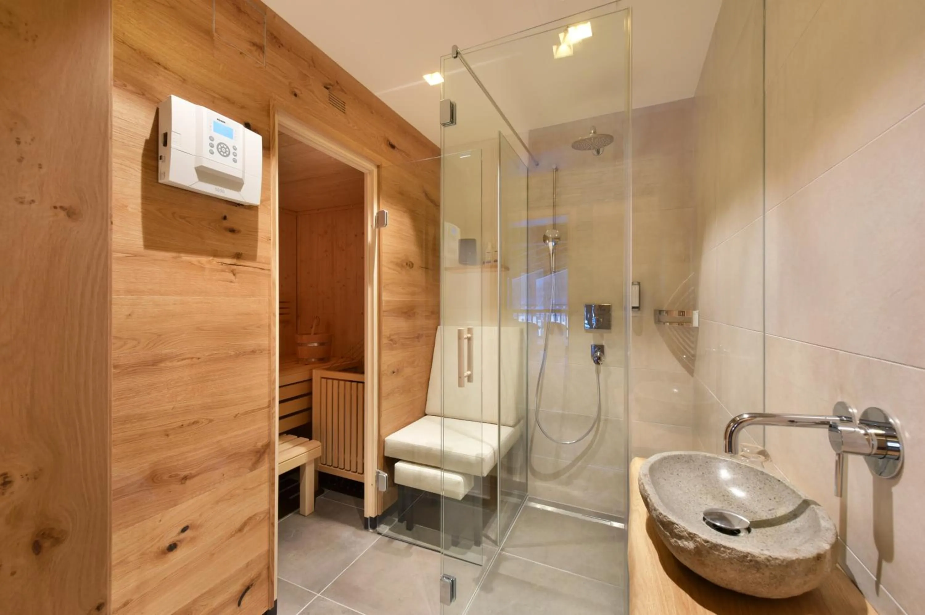 Bathroom in Venediger Lodge