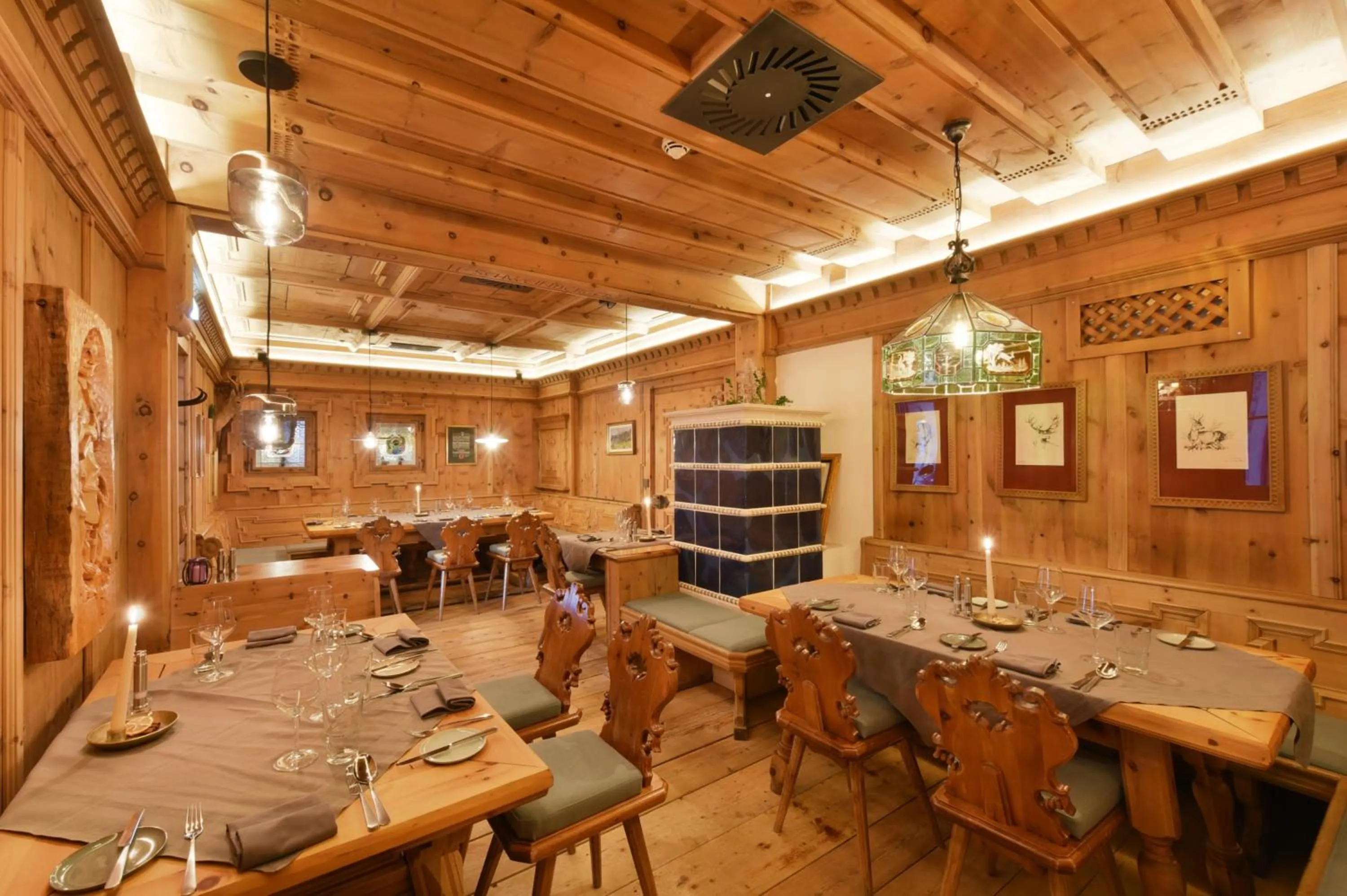 Restaurant/places to eat in Venediger Lodge