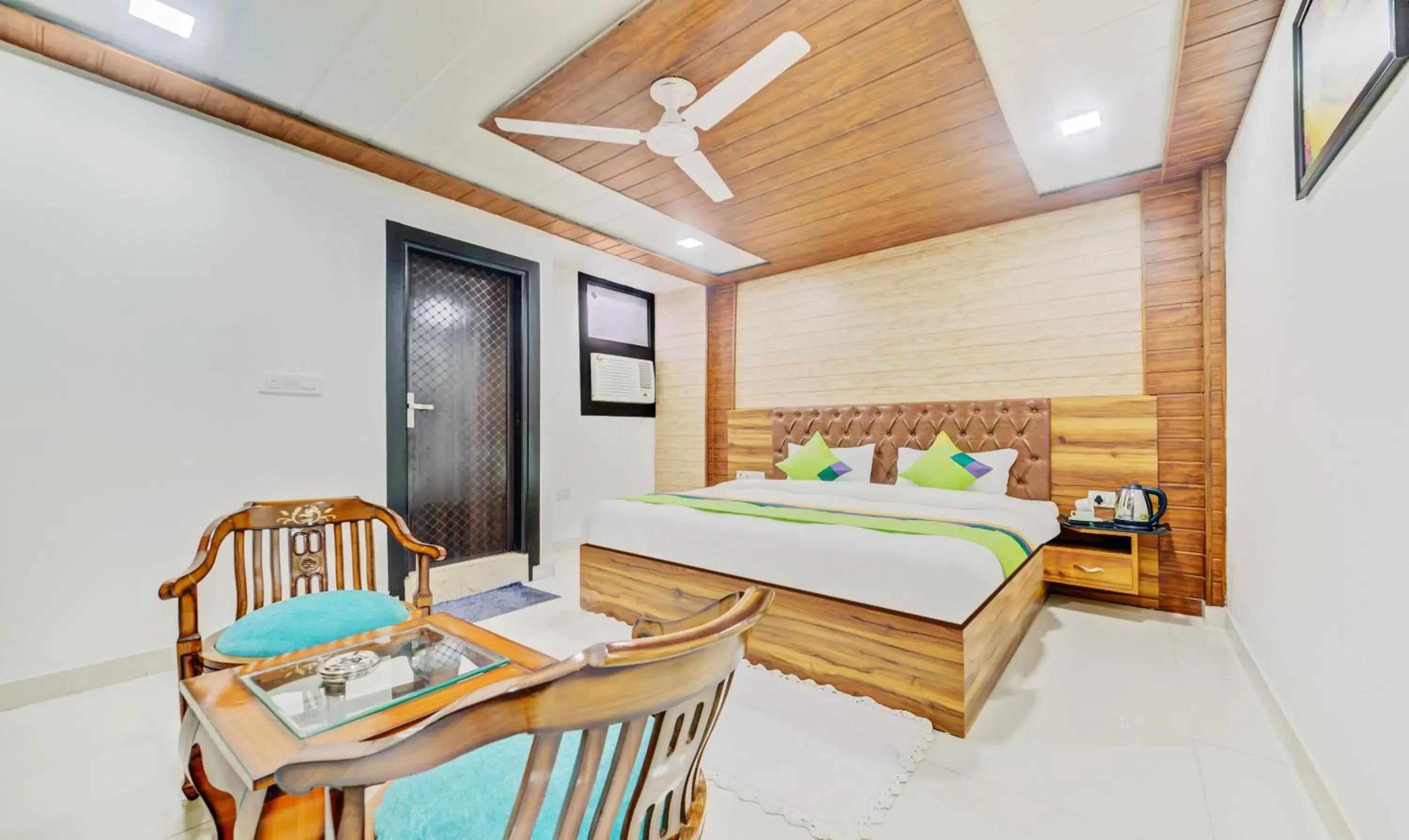 Deluxe Room - single occupancy in Hotel Nysha Palace Near IGI Airport Deluxe Room - single occupancy in Hotel Nysha Palace Near IGI Airport