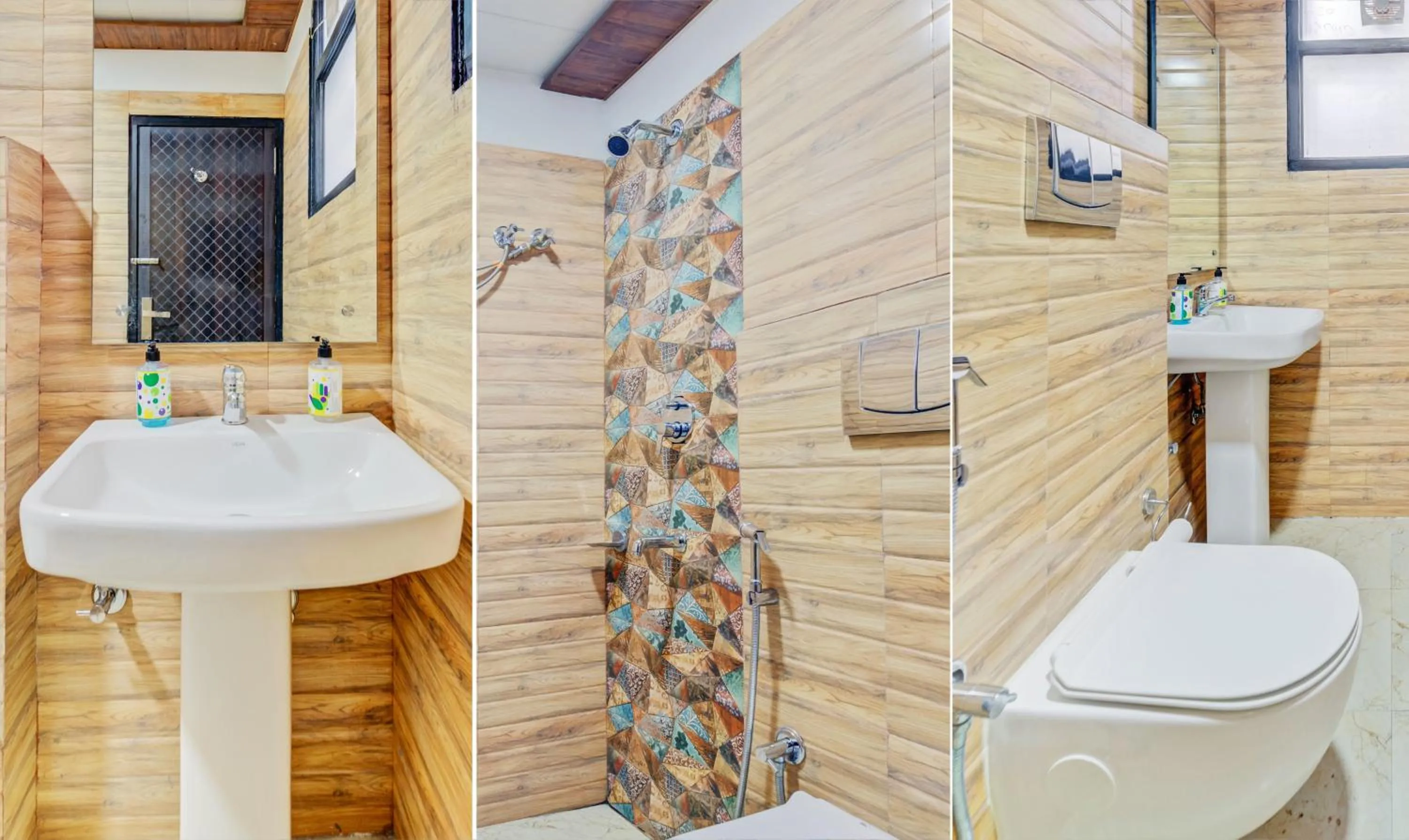 Shower in Hotel Nysha Palace Near IGI Airport