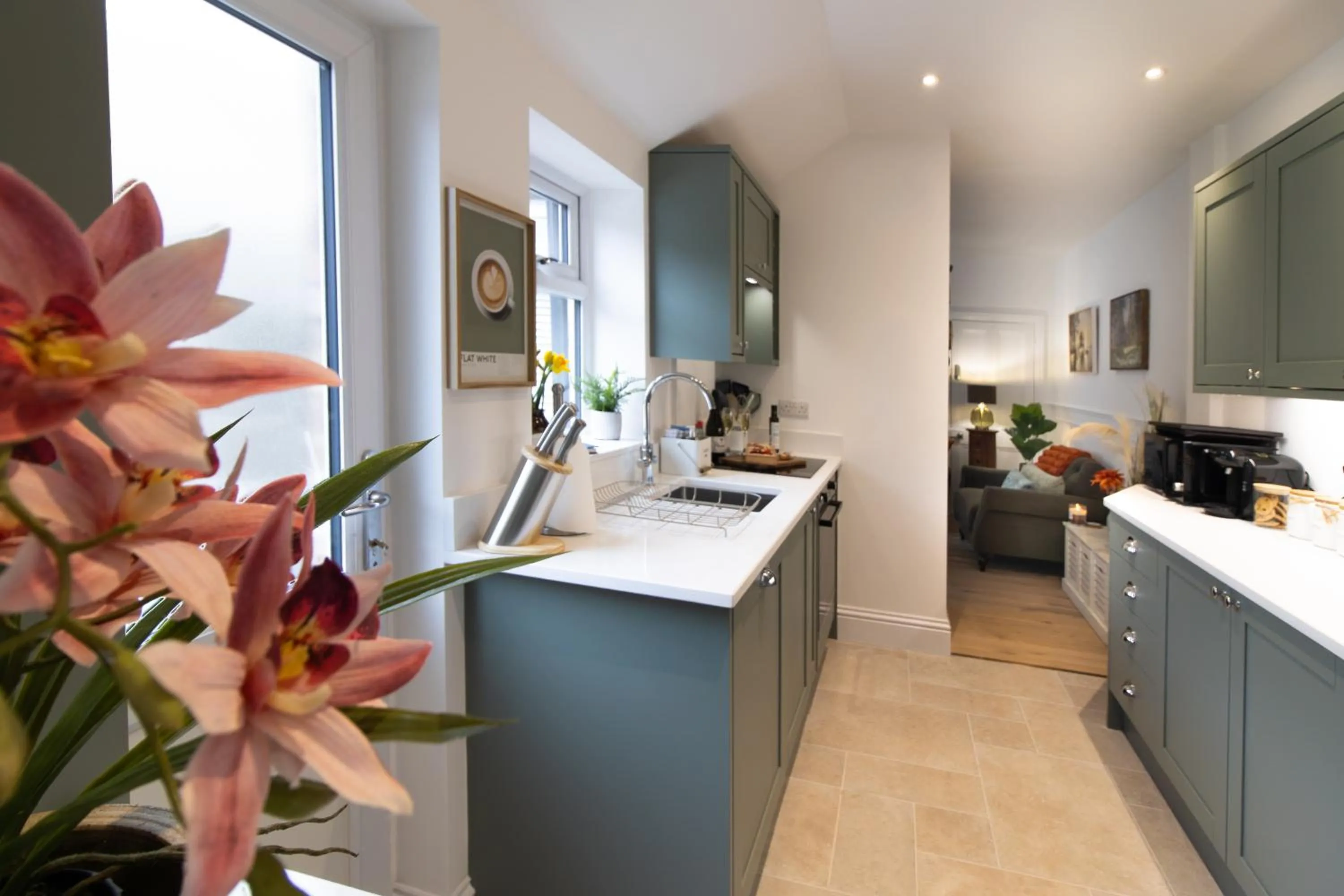 Central Stamford Townhouse With Parking