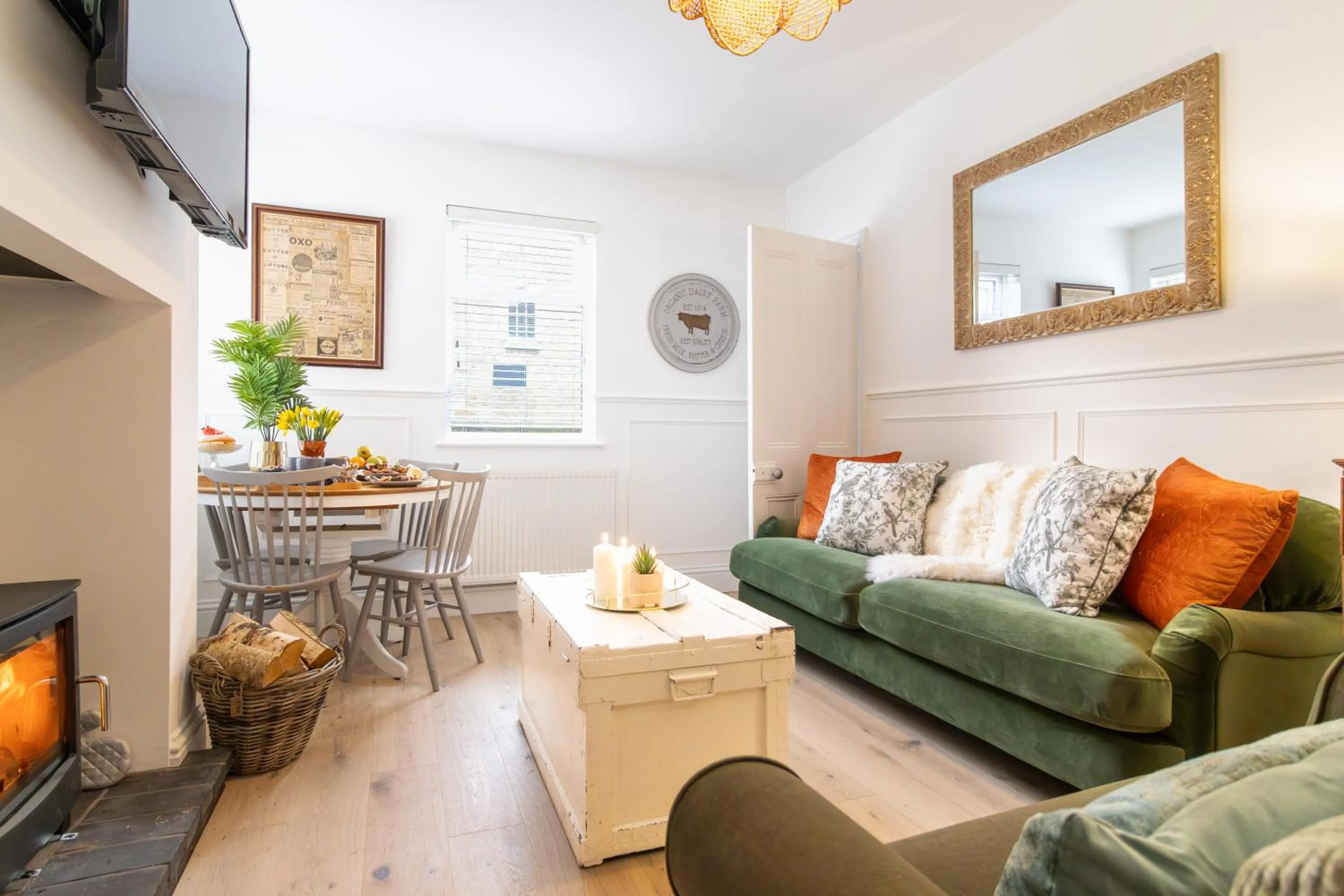 Central Stamford Townhouse With Parking
