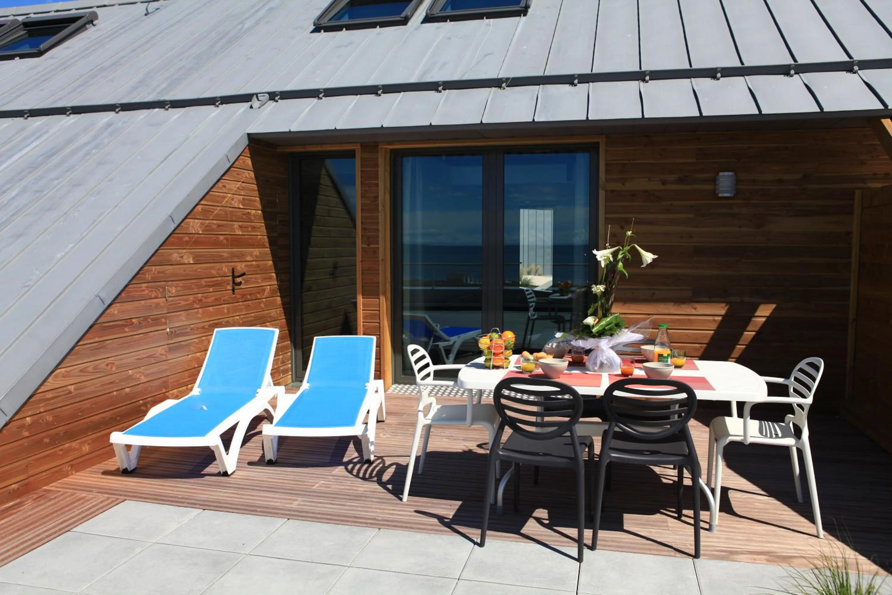 Two-Bedroom Apartment with Partial Sea View in Les Terrasses de l'Océan