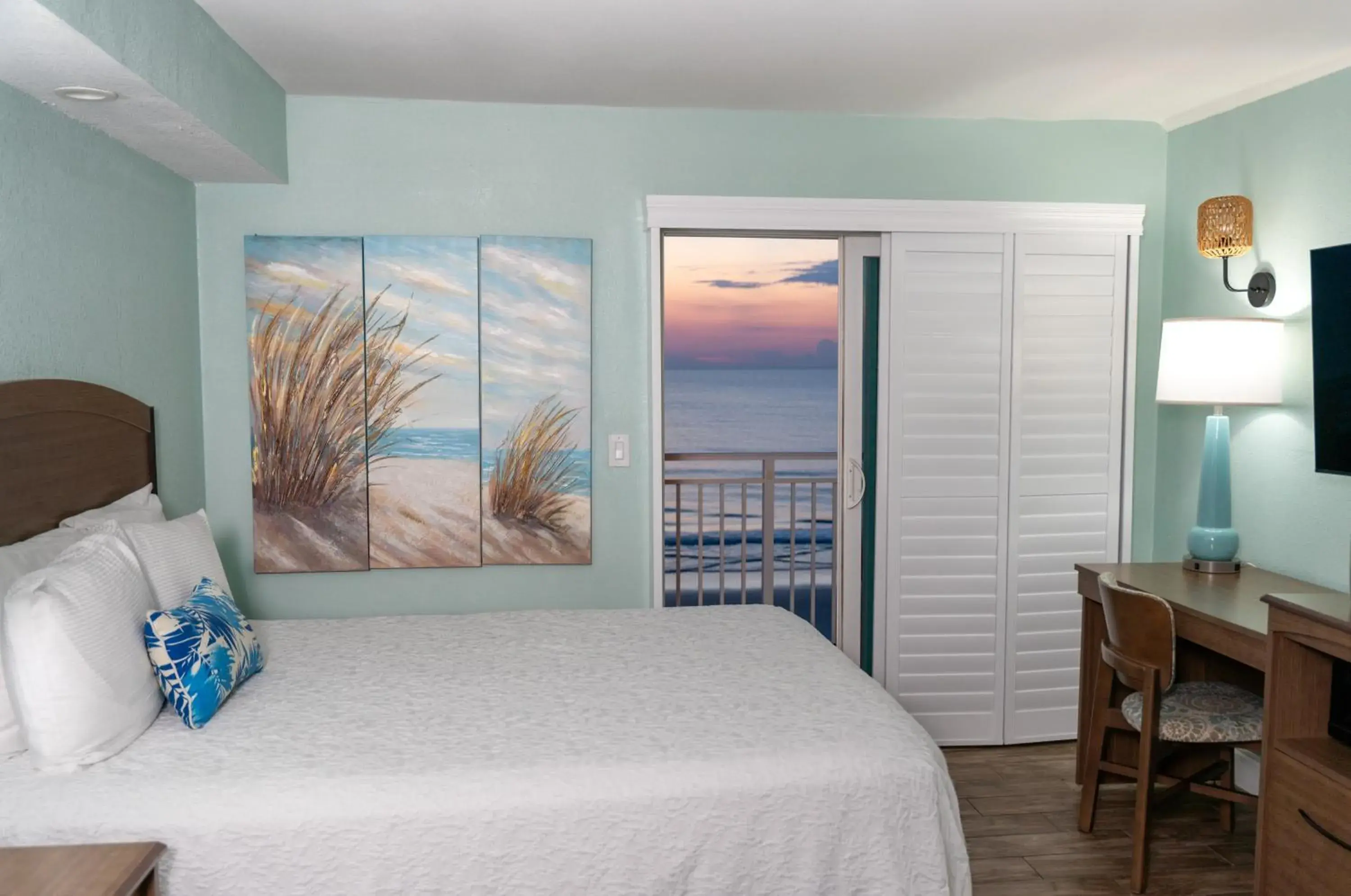 View (from property/room), Bed in Boardwalk Inn and Suites View (from property/room), Bed in Boardwalk Inn and Suites