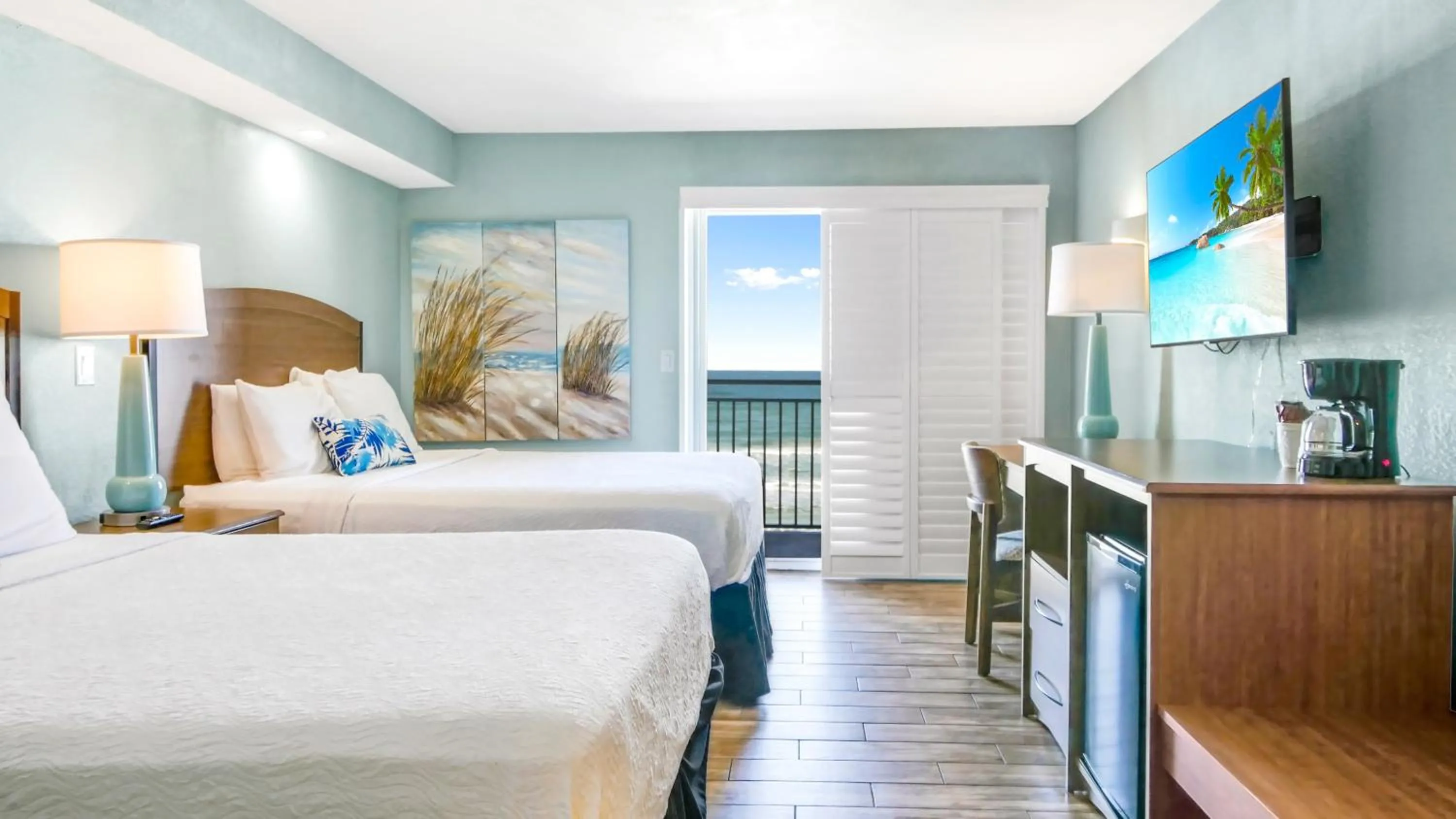 TV and multimedia, Bed in Boardwalk Inn and Suites