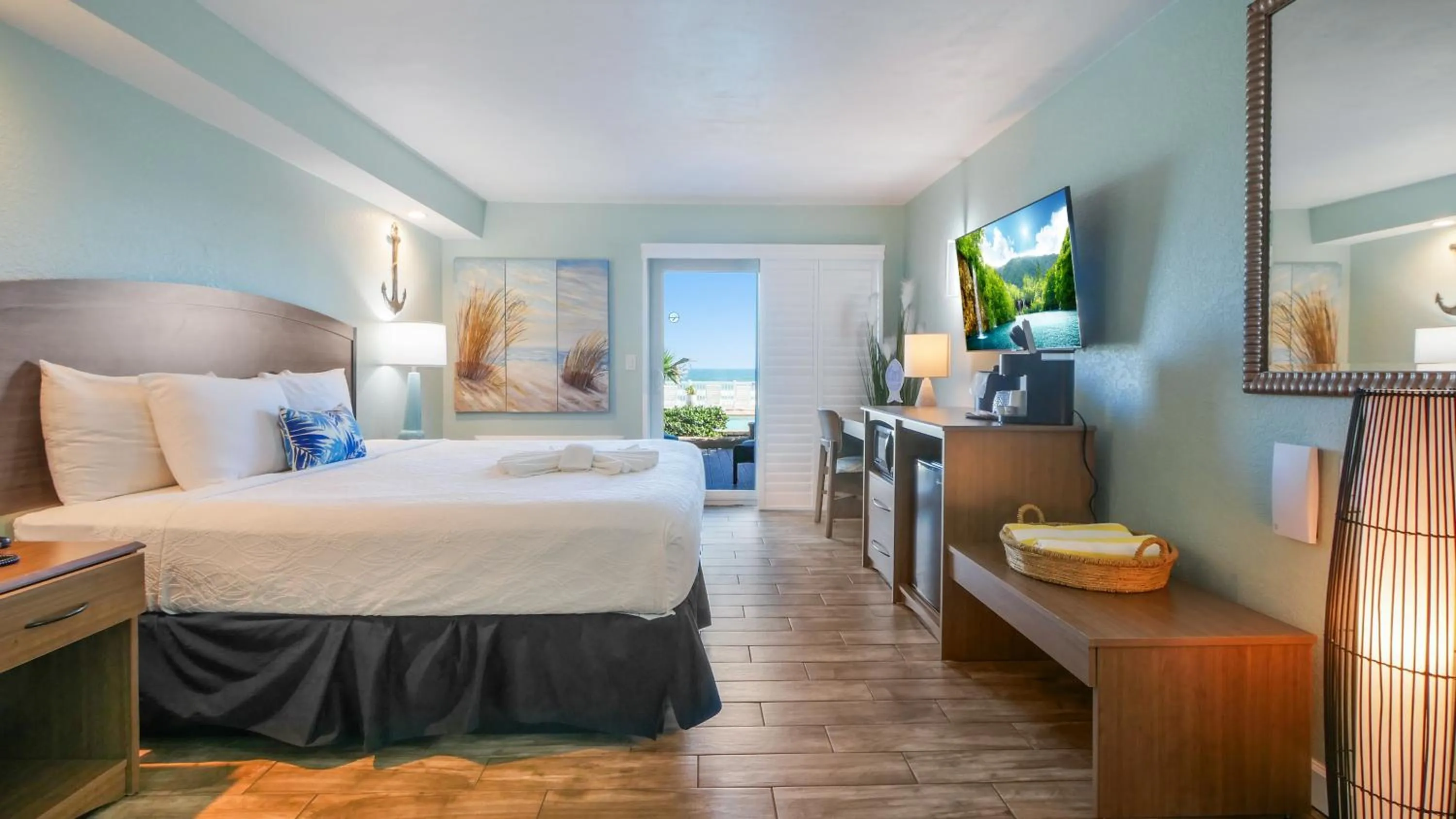 TV and multimedia, Bed in Boardwalk Inn and Suites