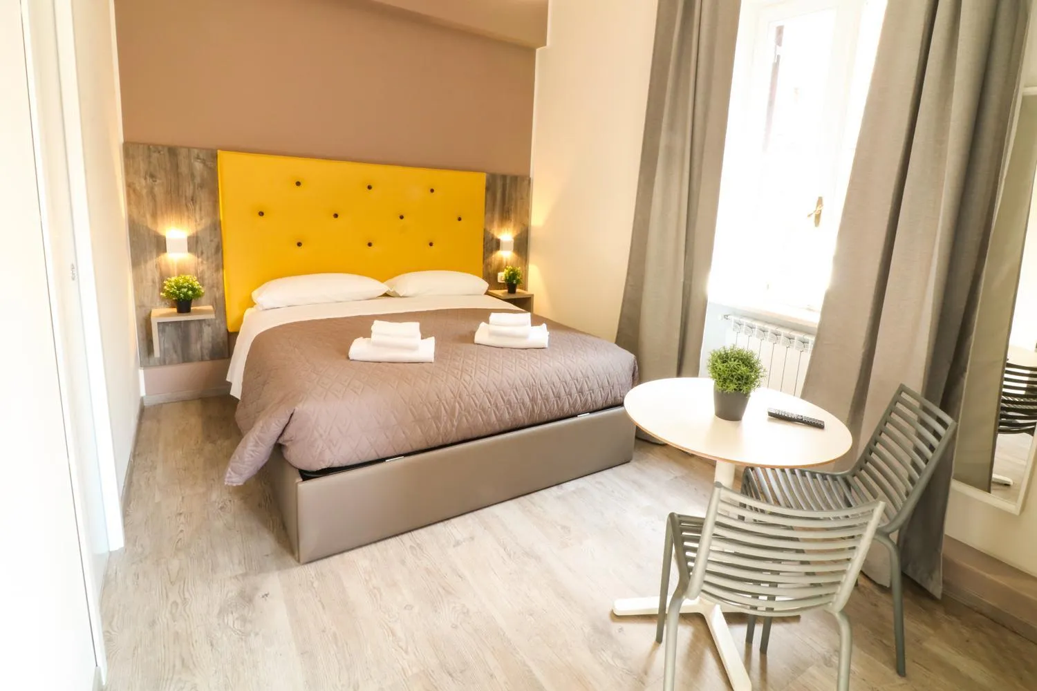 Photo of the whole room, Bed in BorgoNove