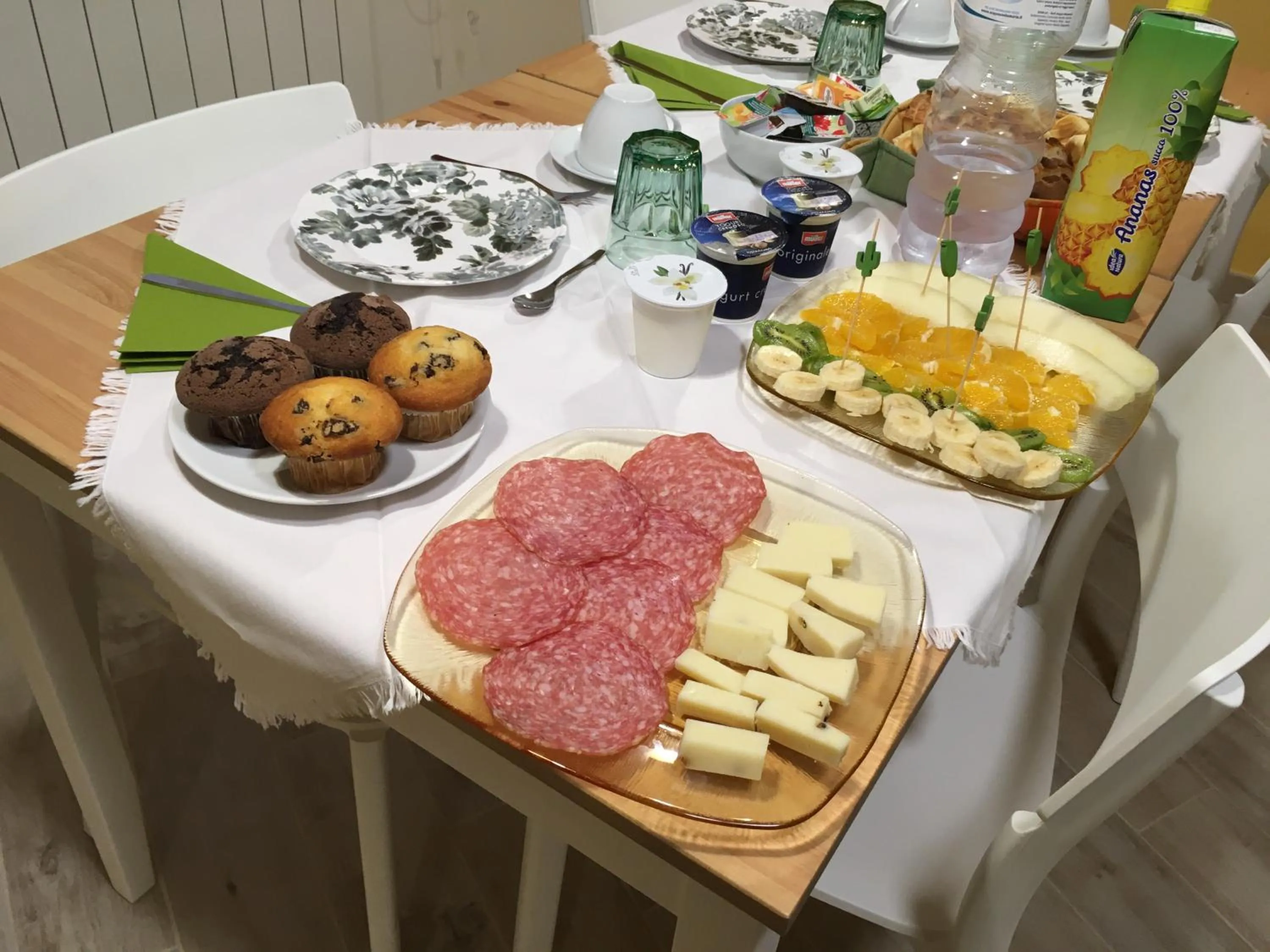 Buffet breakfast in B&B Fleurs