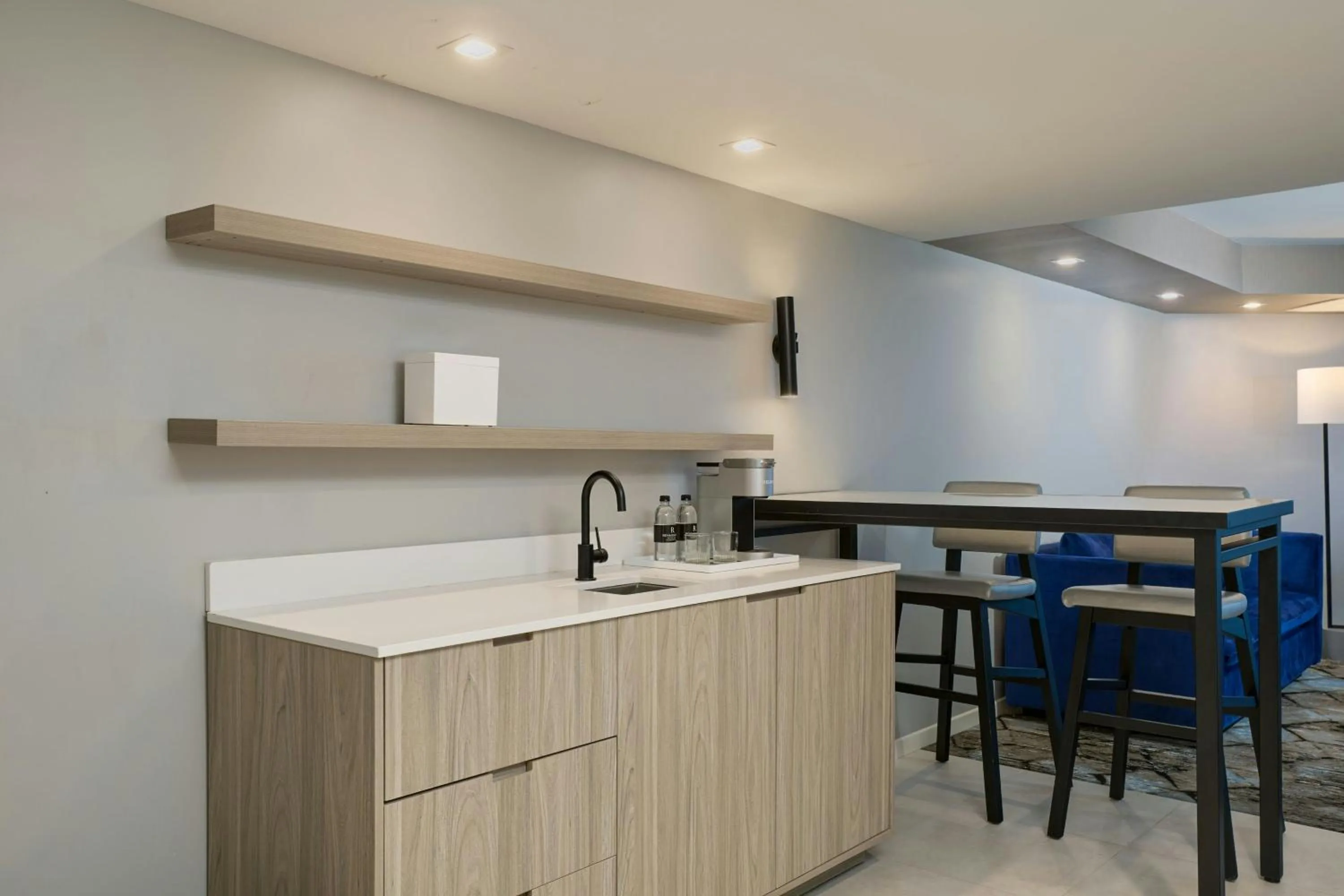 Kitchen or kitchenette in Renaissance Daytona Beach Oceanfront Hotel